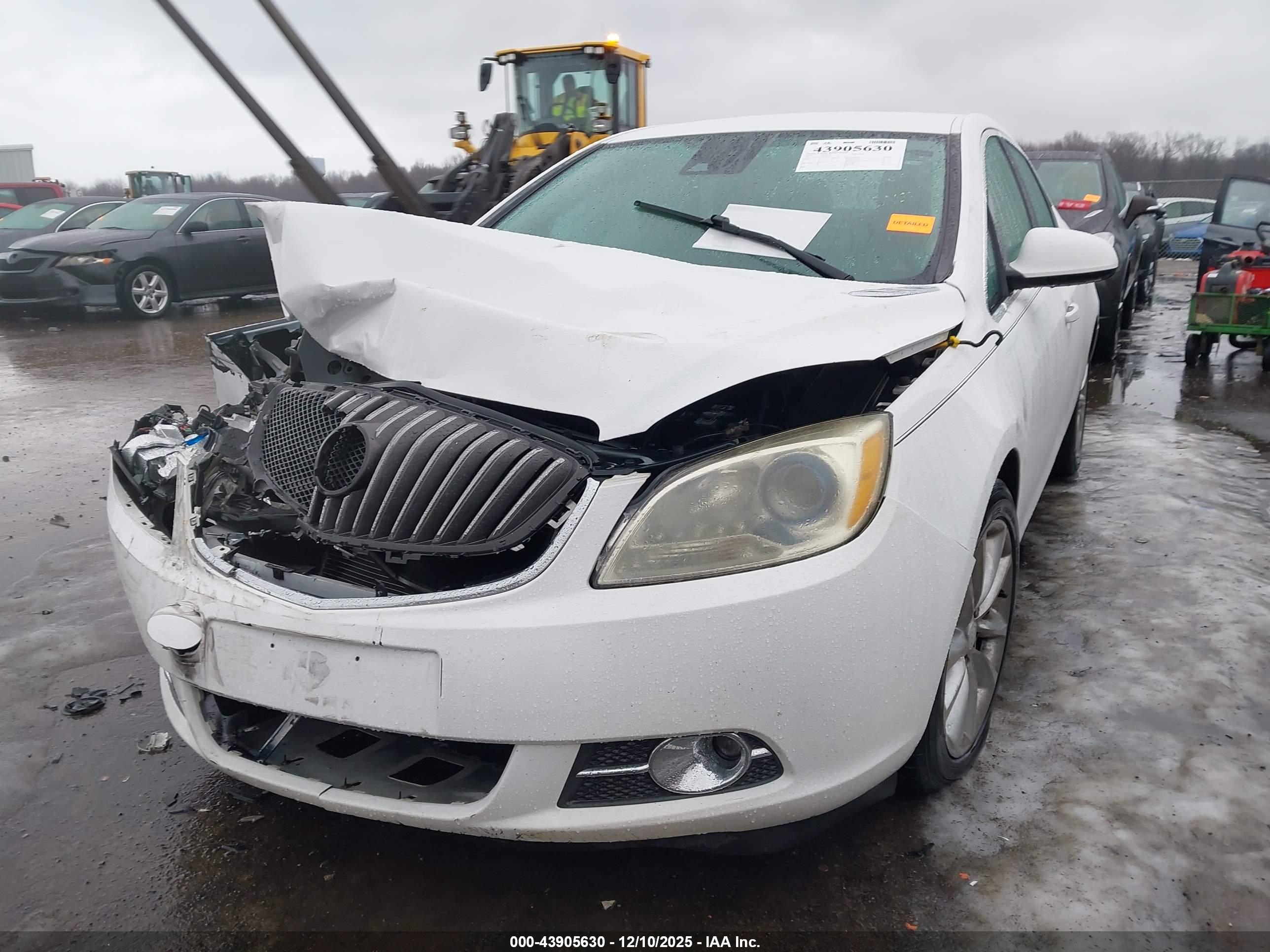 BUICK VERANO image 2