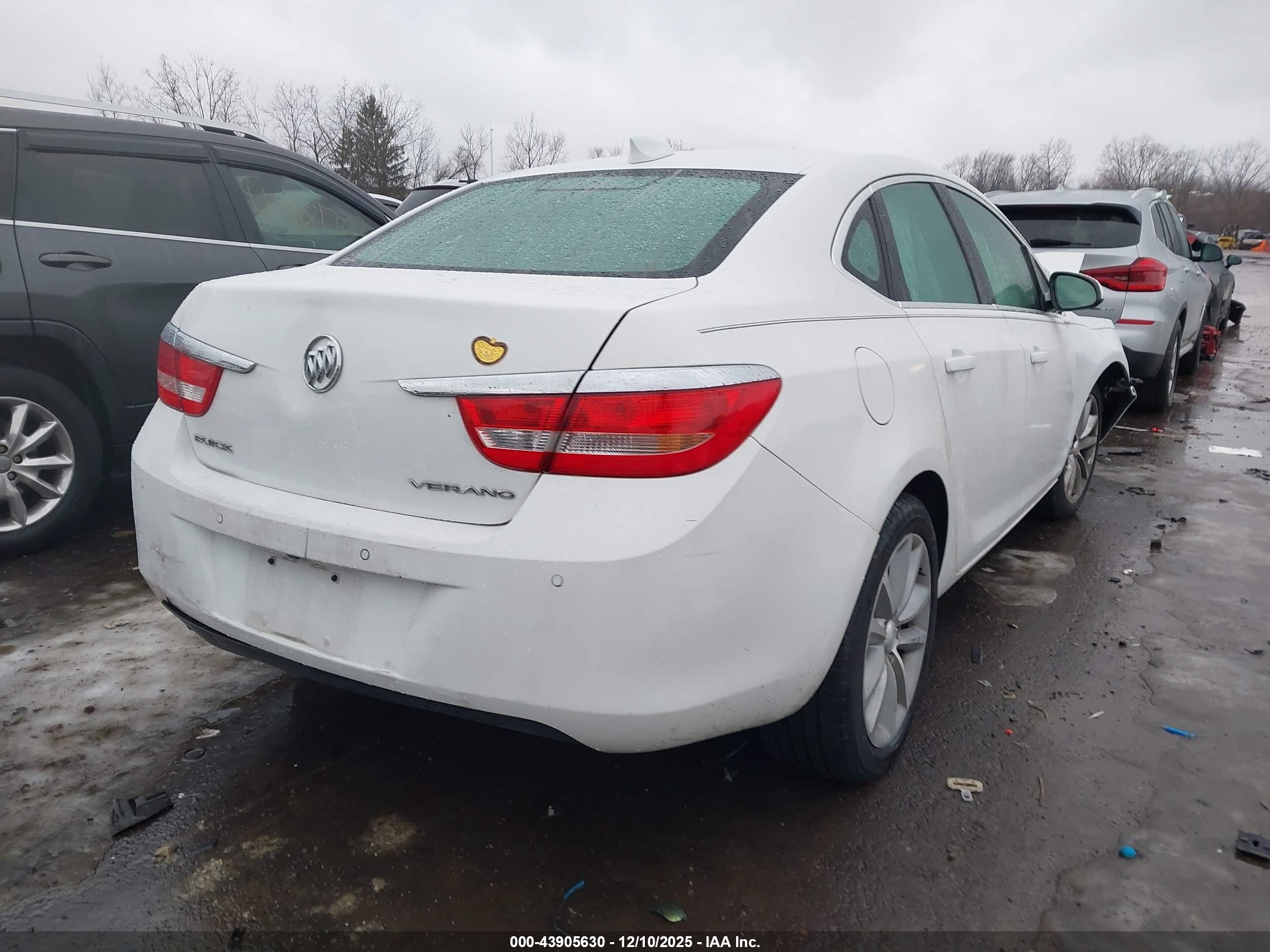 BUICK VERANO image 4