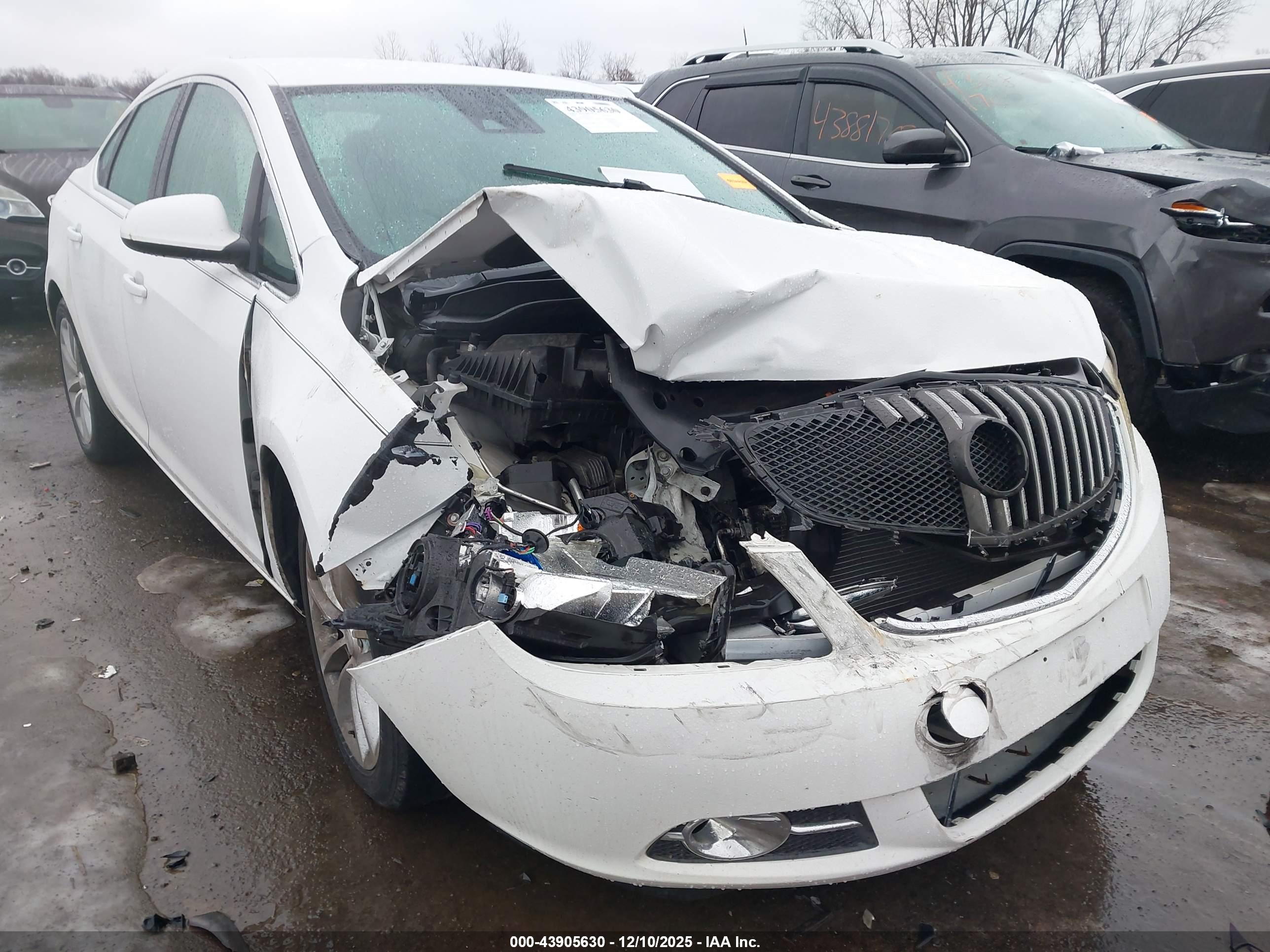 BUICK VERANO image 6