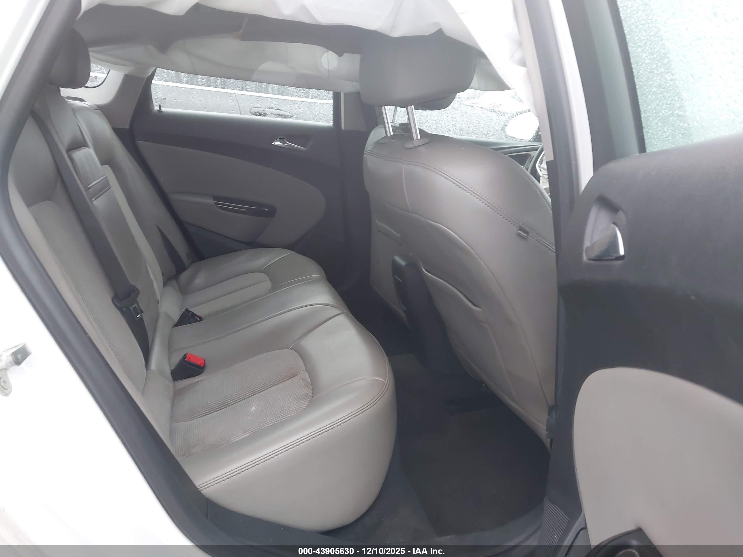 BUICK VERANO image 8