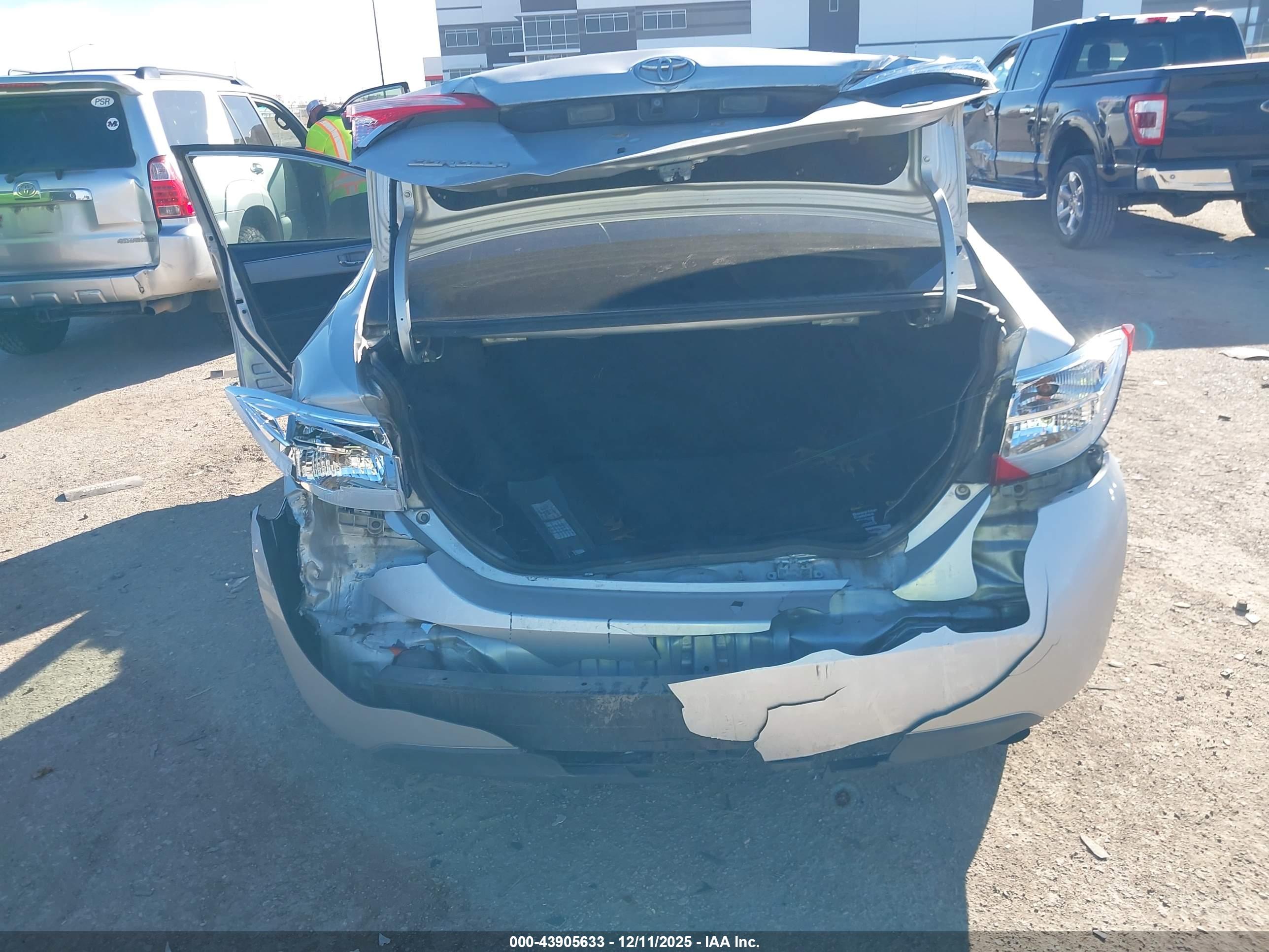 TOYOTA COROLLA image 6