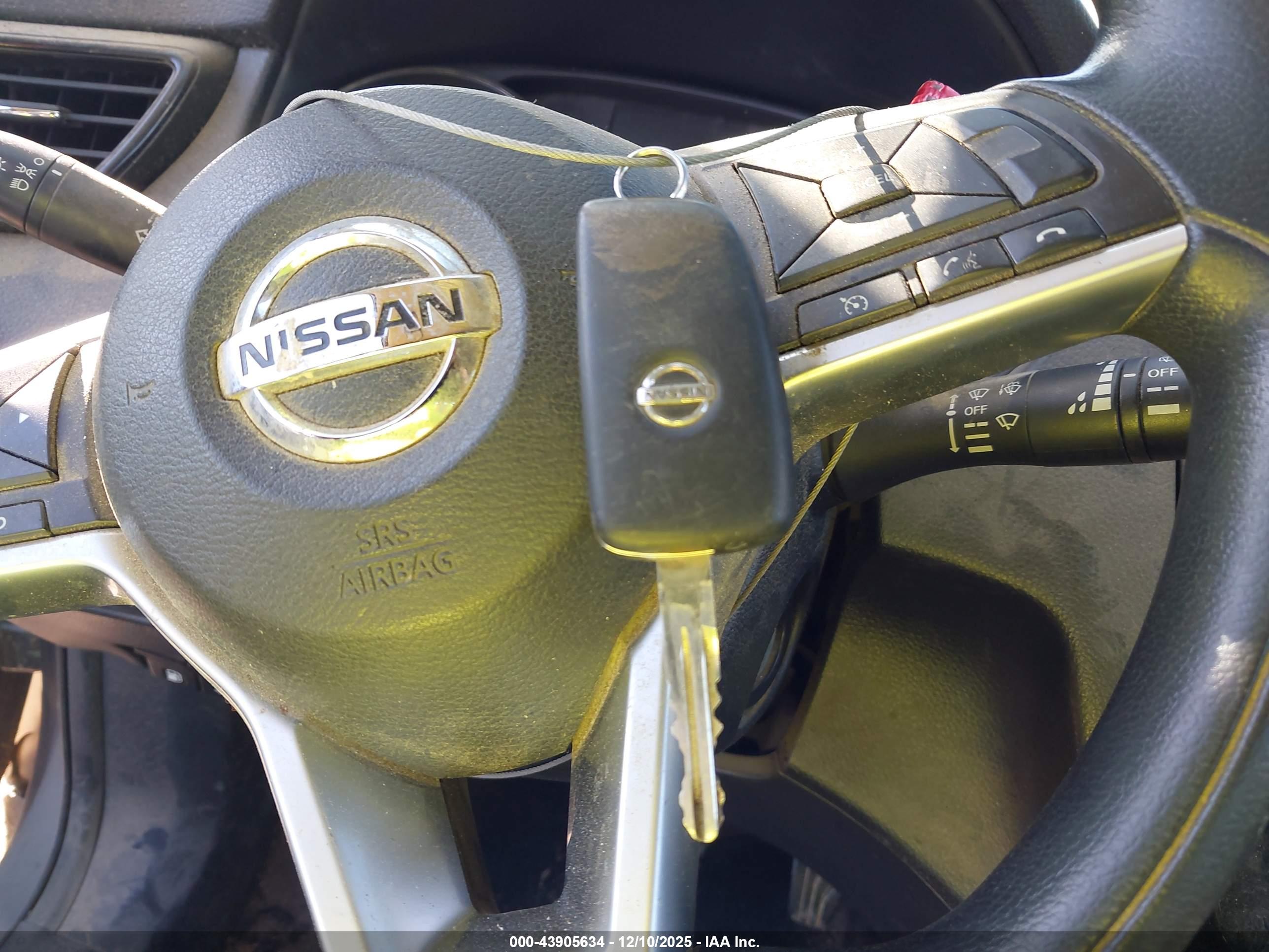 NISSAN ROGUE image 11