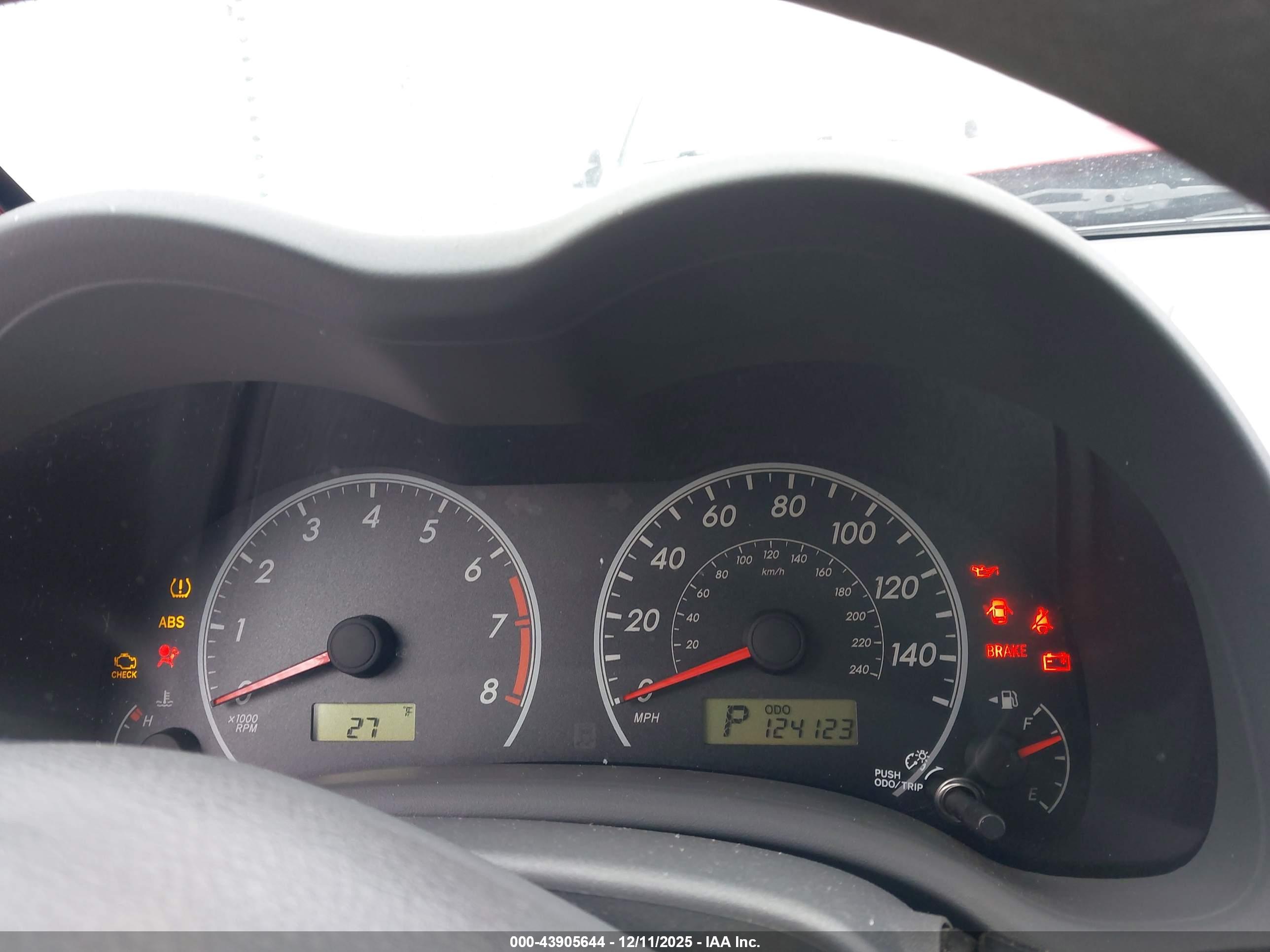 TOYOTA COROLLA image 7