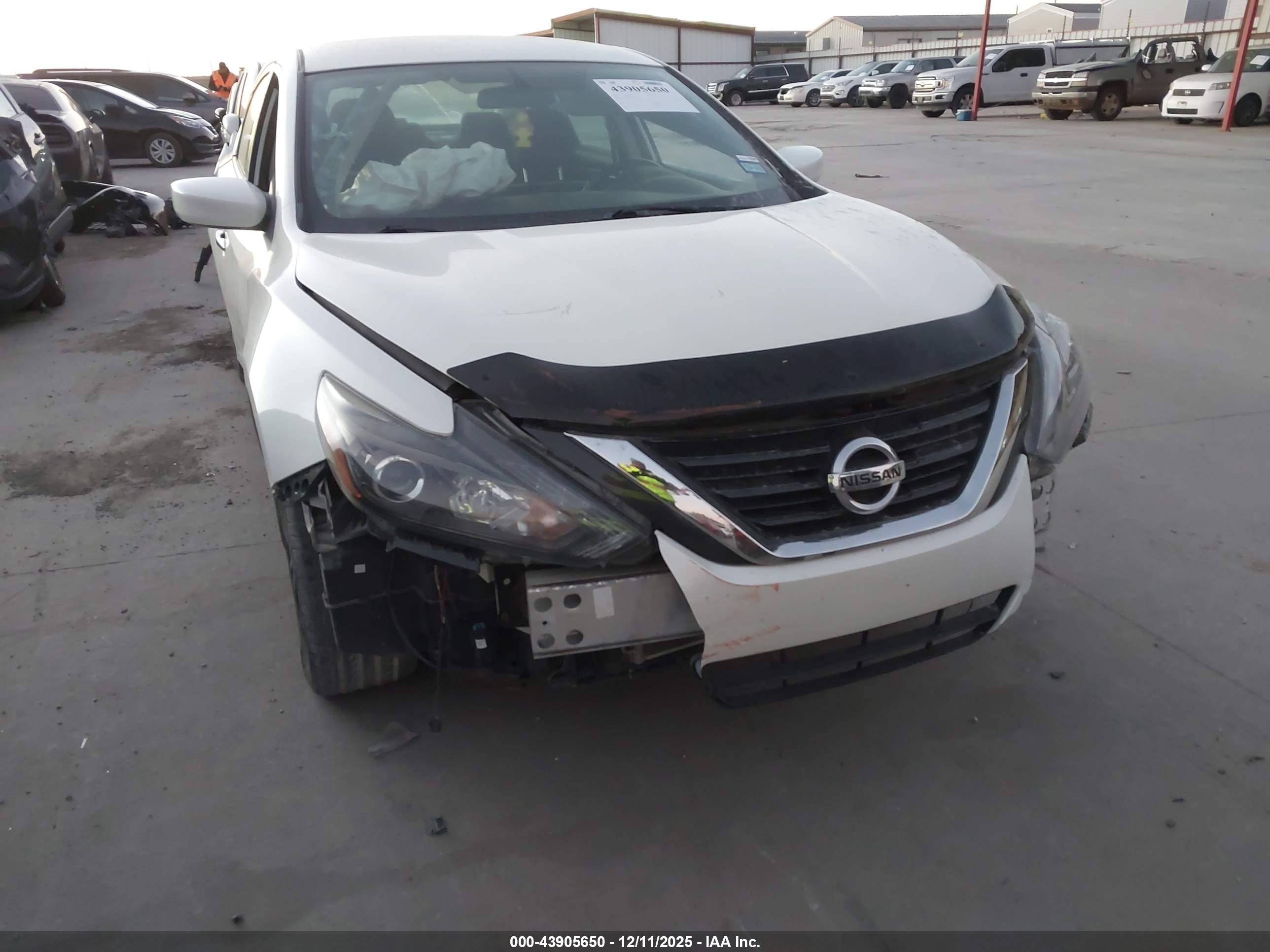 NISSAN ALTIMA image 6