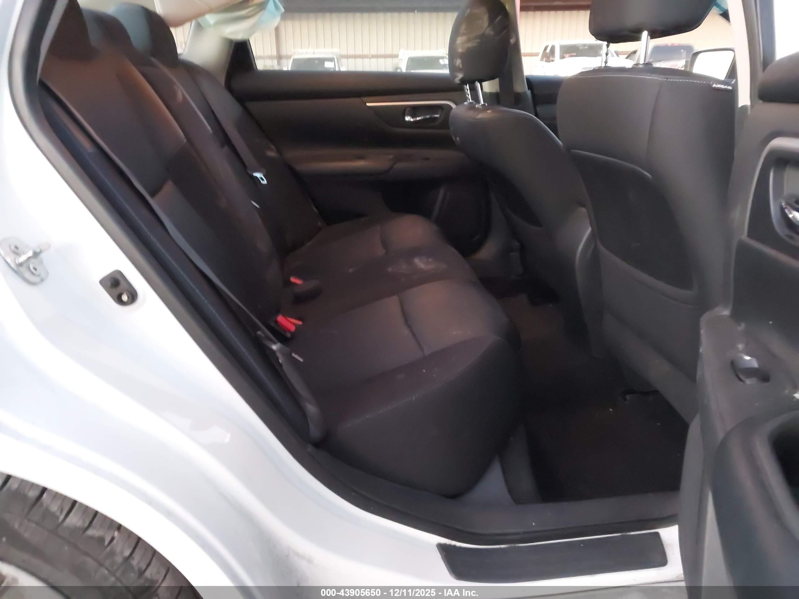 NISSAN ALTIMA image 8
