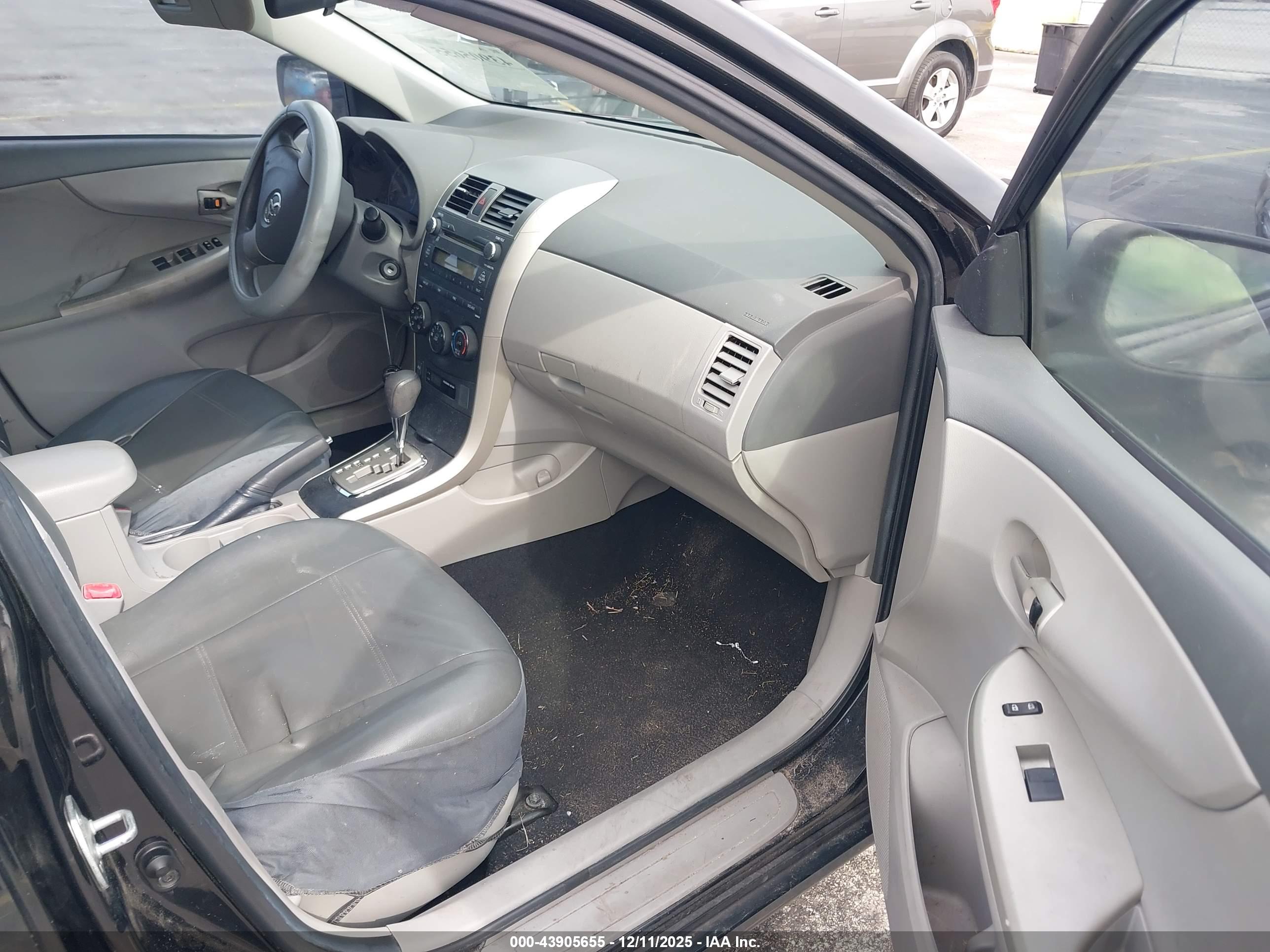 TOYOTA COROLLA image 5