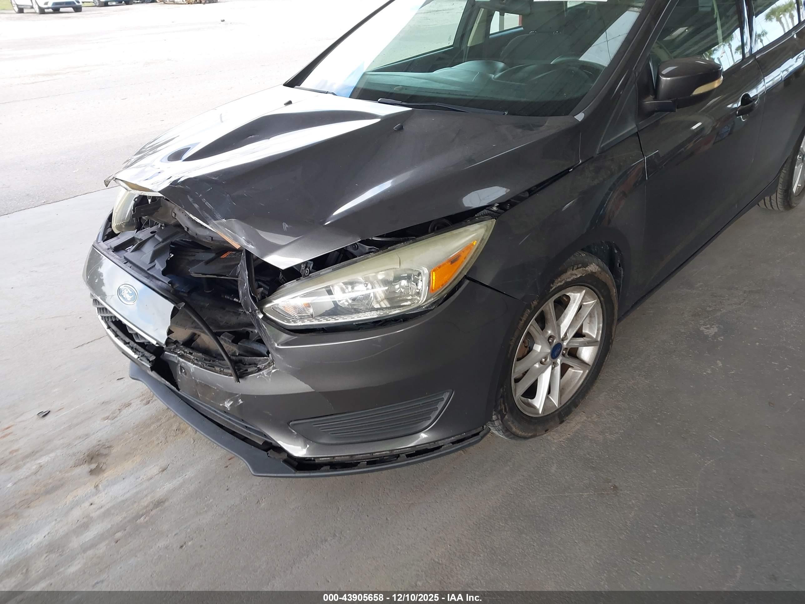 FORD FOCUS image 6