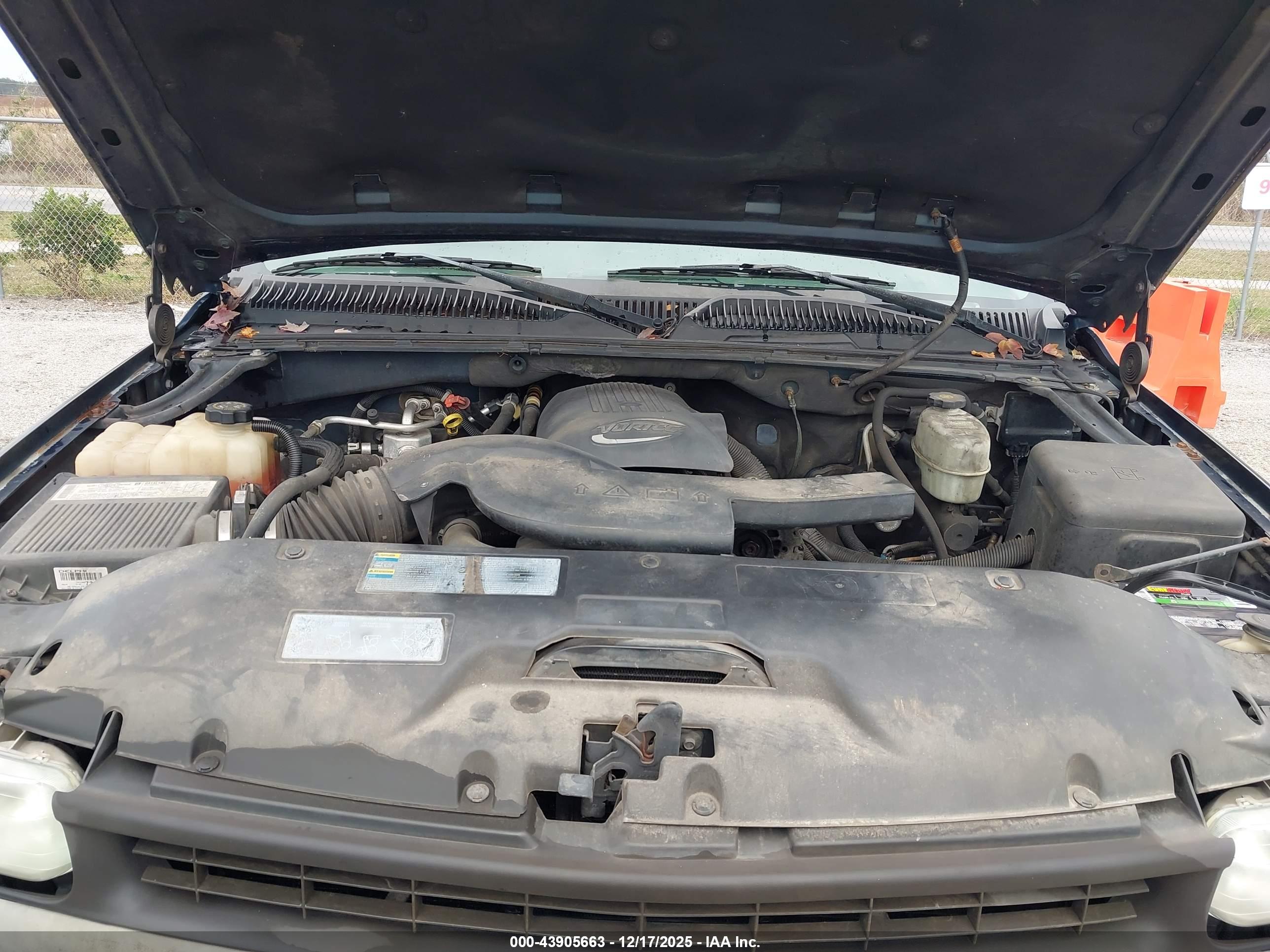 CHEVROLET TAHOE image 10