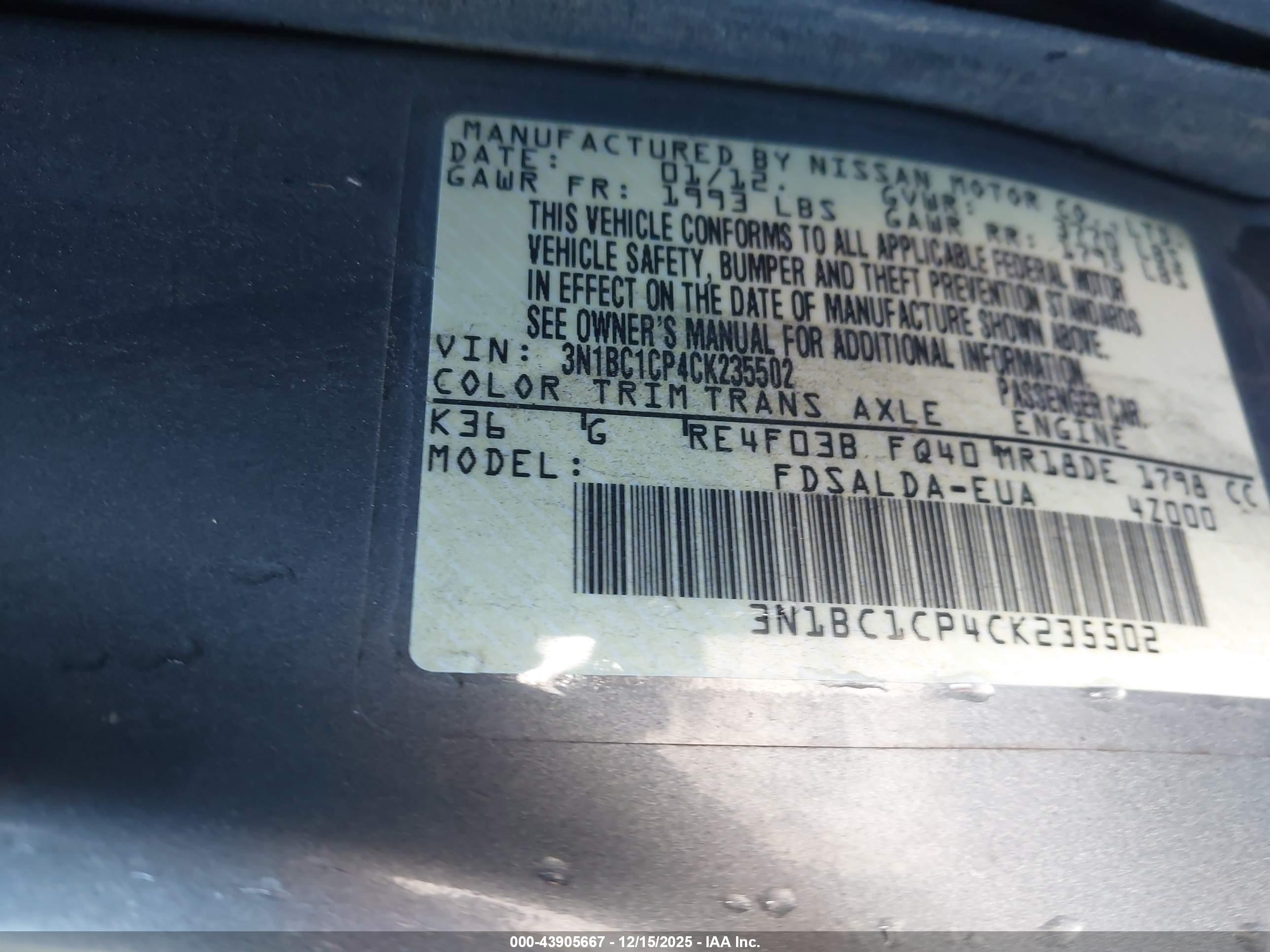 NISSAN VERSA image 9