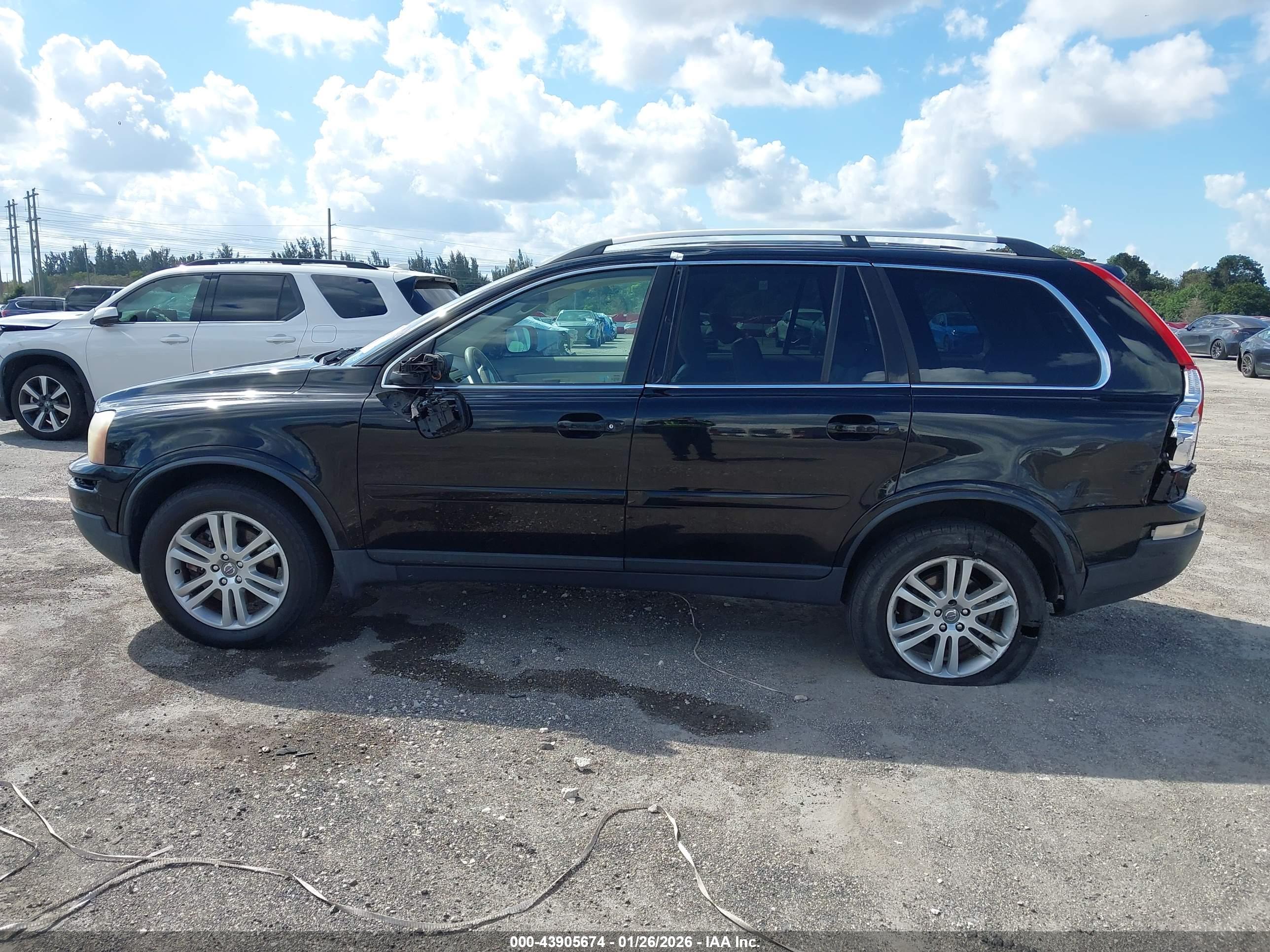 VOLVO XC90 image 6