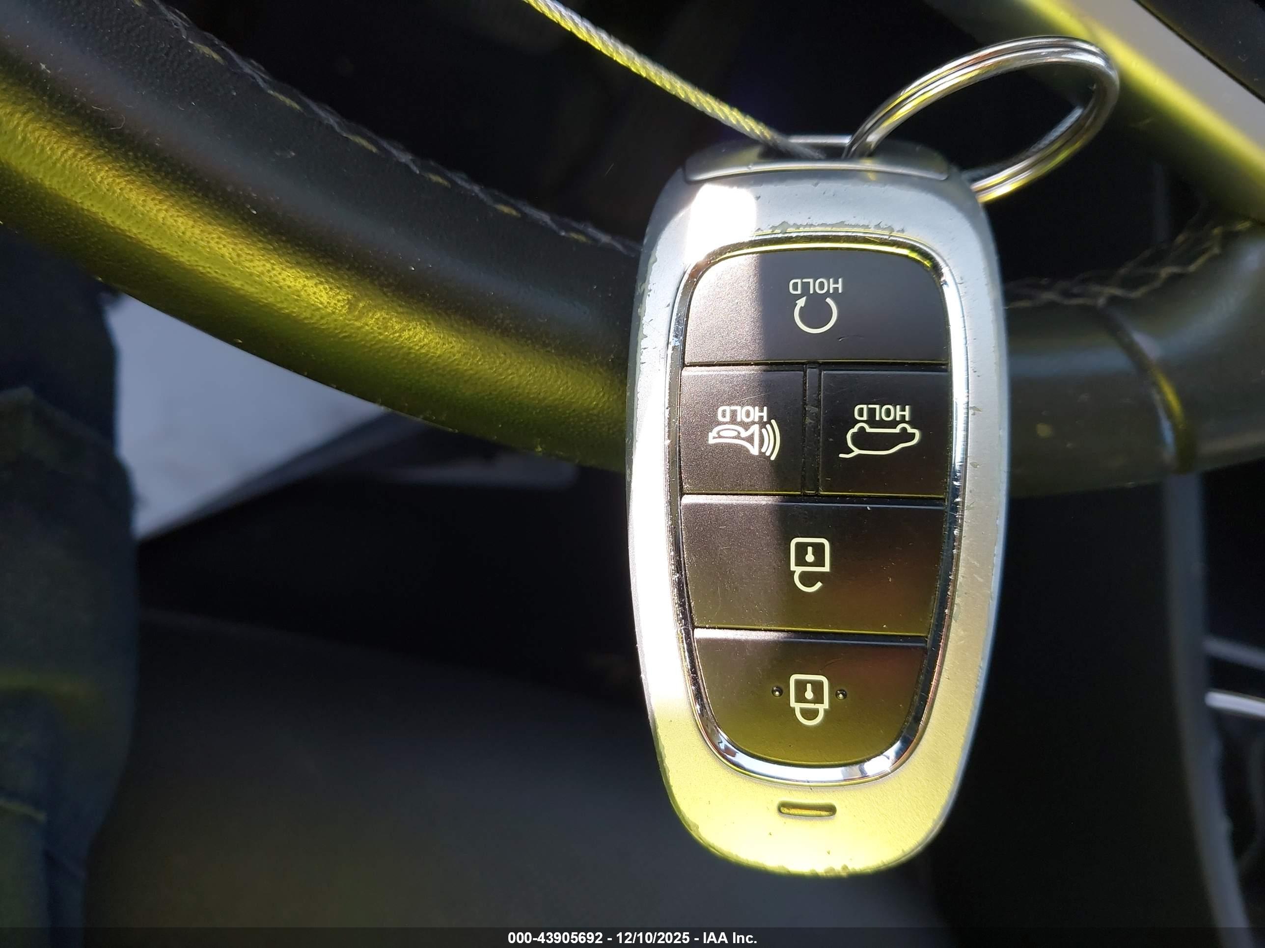 HYUNDAI TUCSON image 11