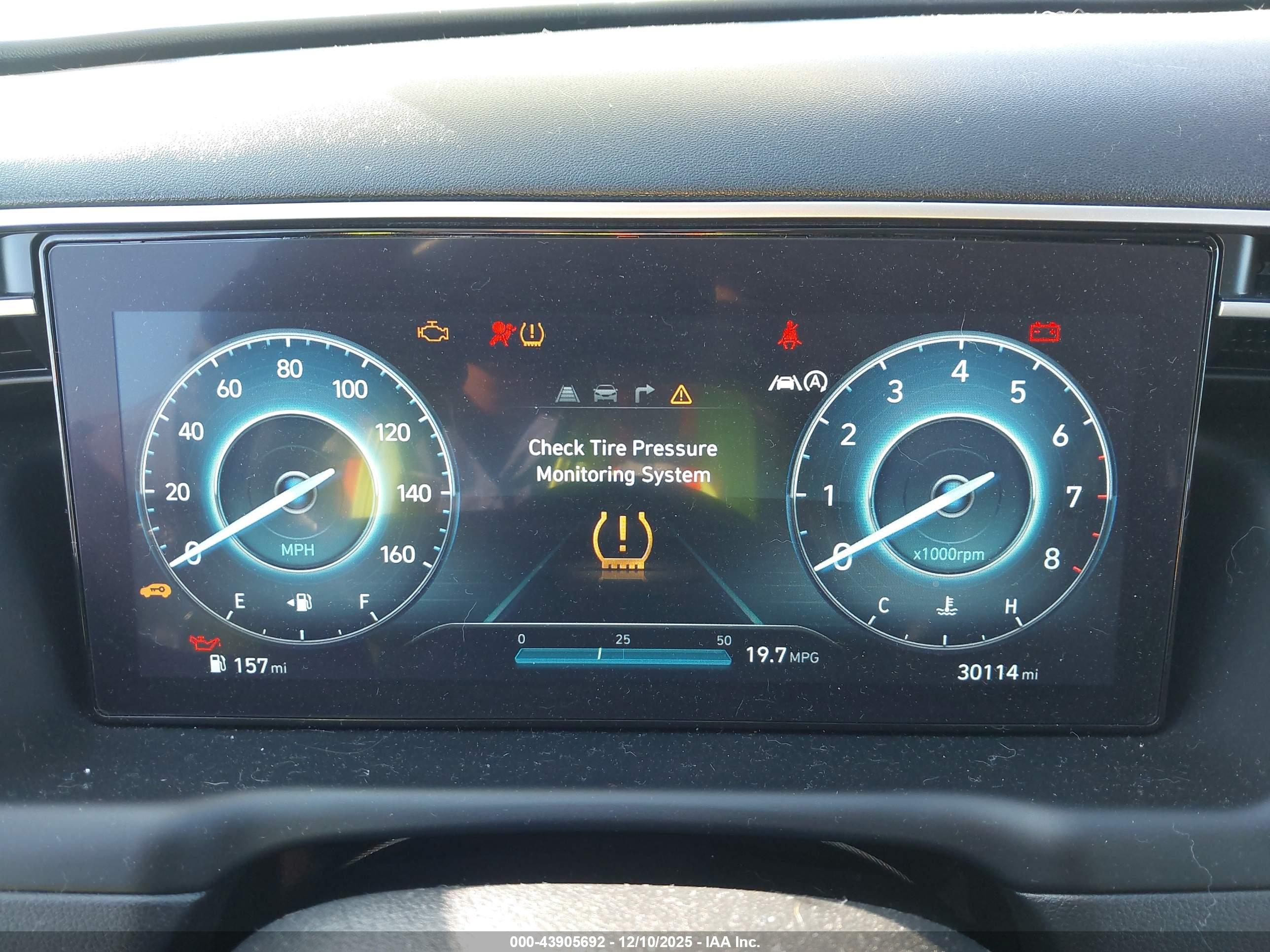 HYUNDAI TUCSON image 7