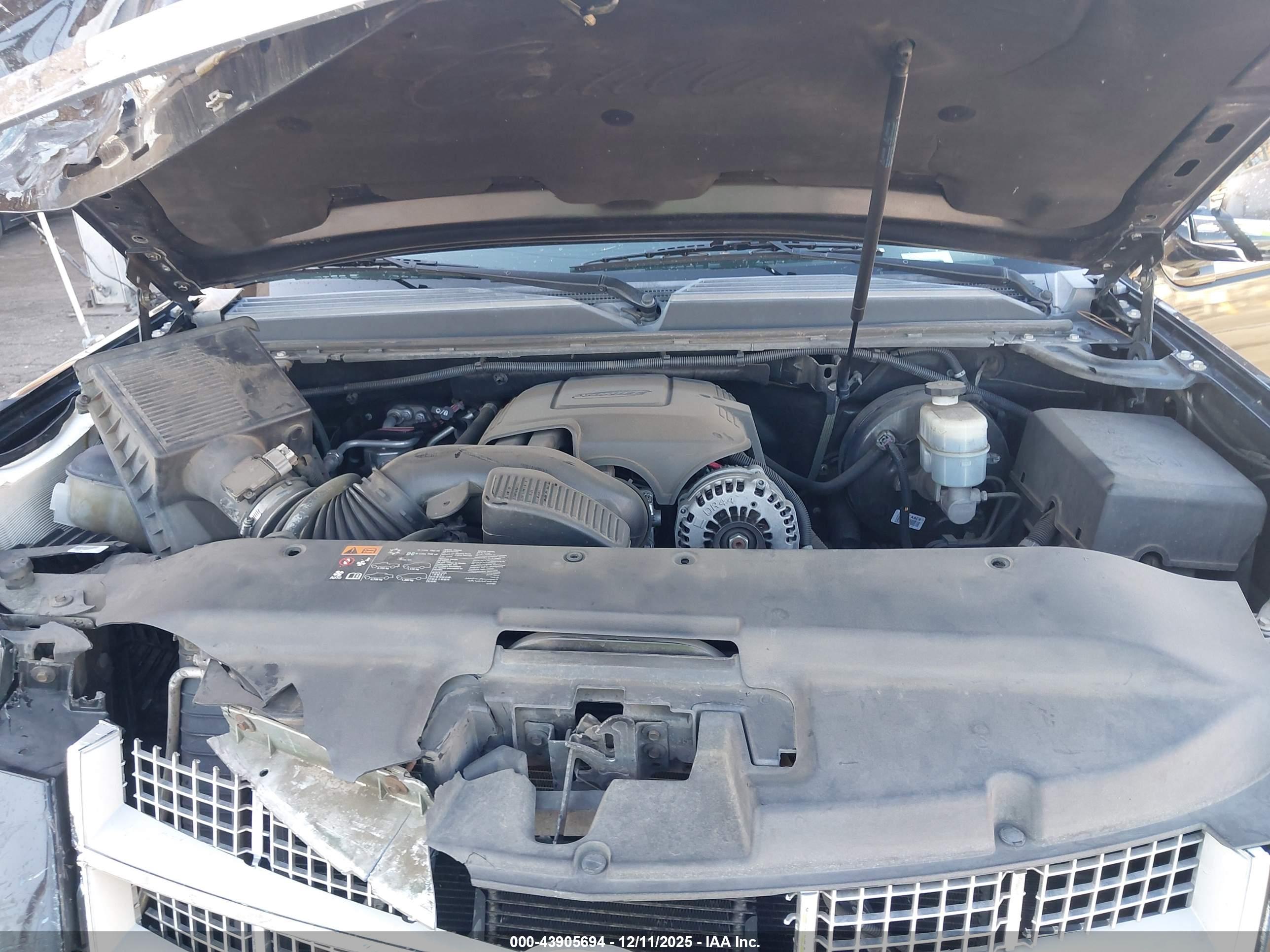 CADILLAC ESCALADE image 10
