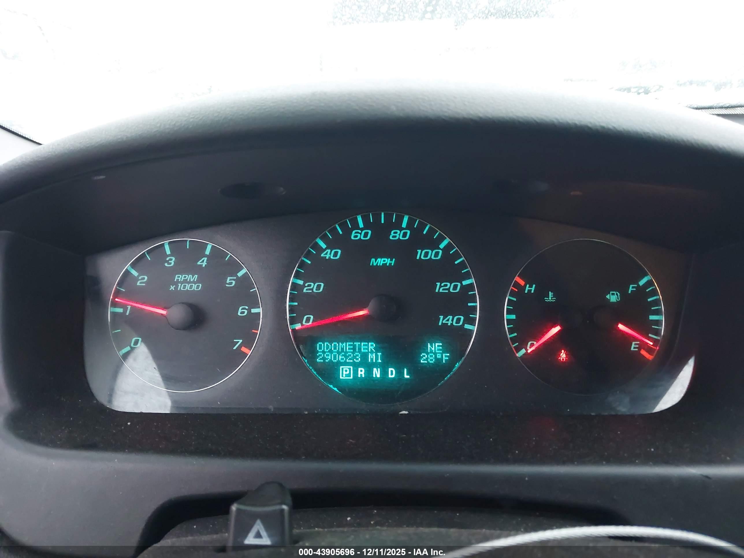 CHEVROLET IMPALA image 7