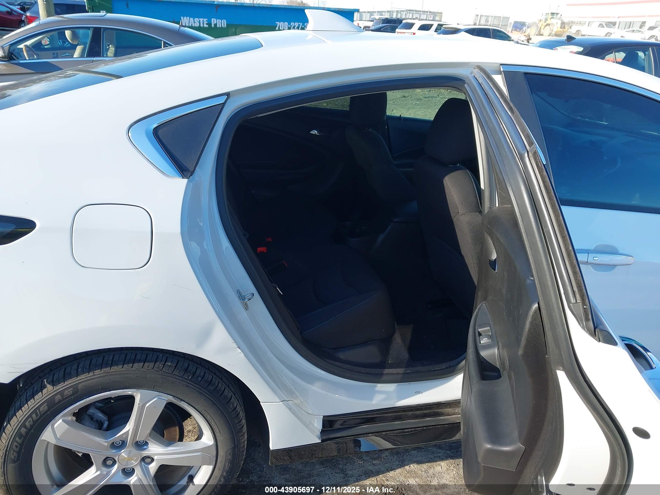 CHEVROLET VOLT image 8