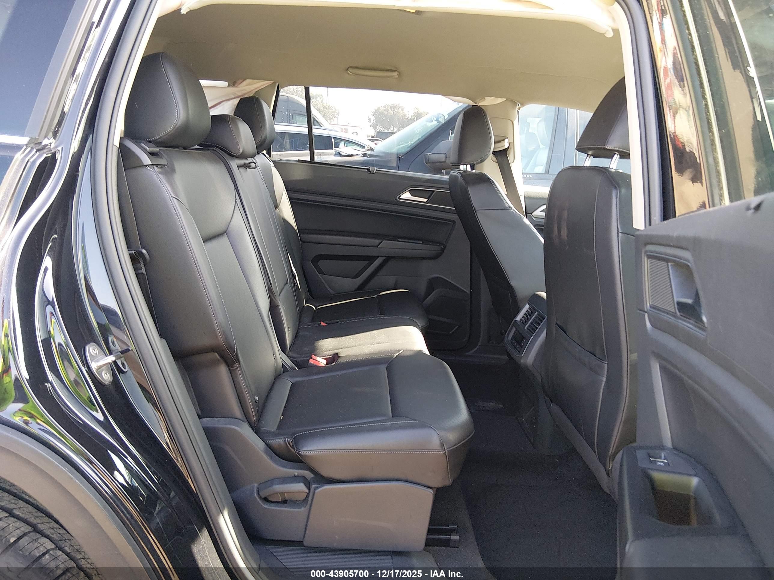 VOLKSWAGEN ATLAS image 8