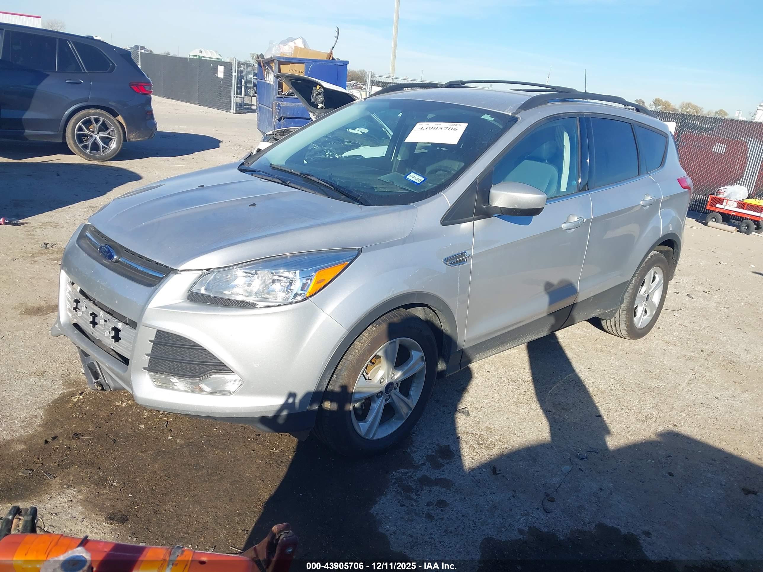 FORD ESCAPE image 2