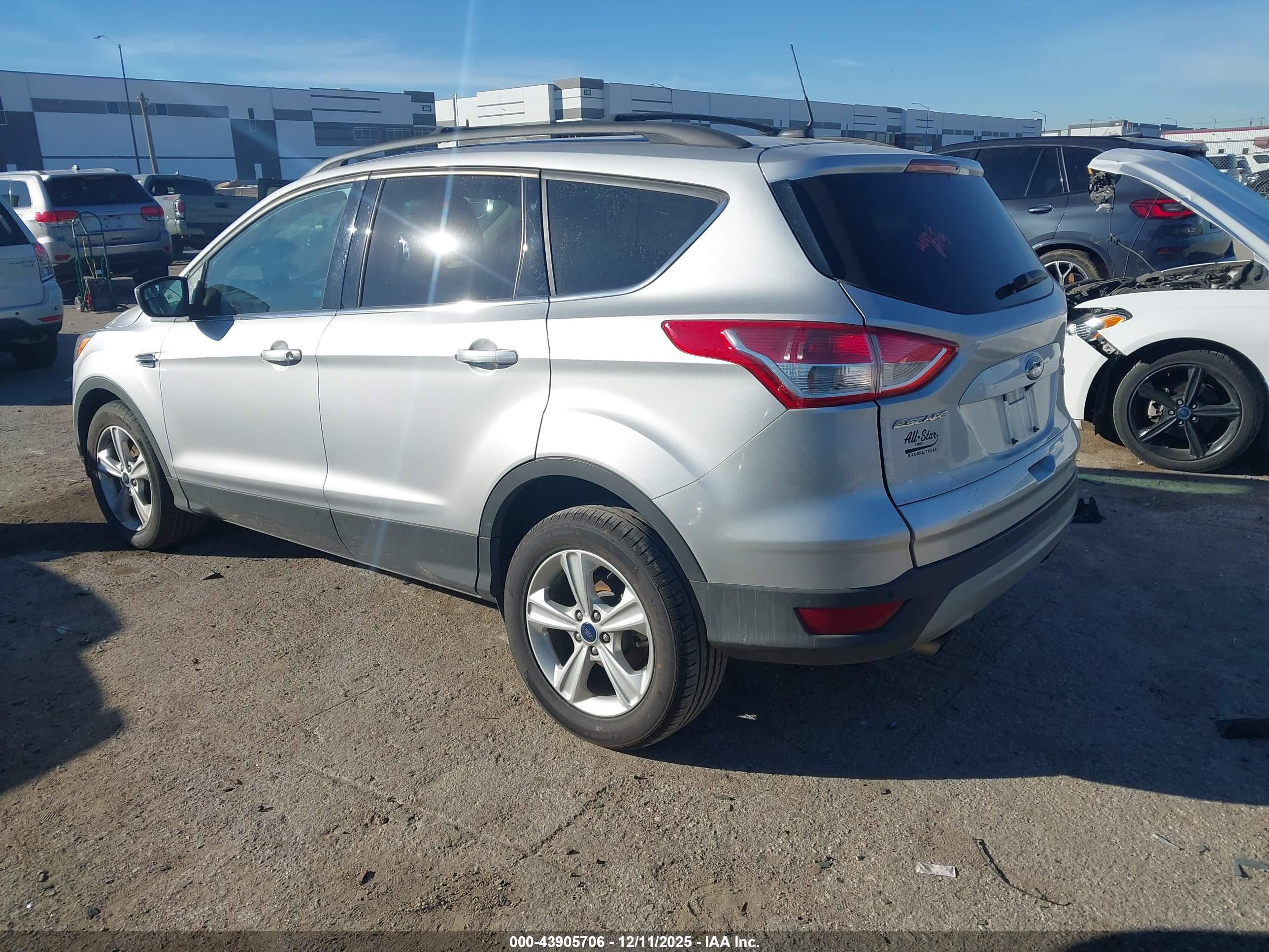 FORD ESCAPE image 3
