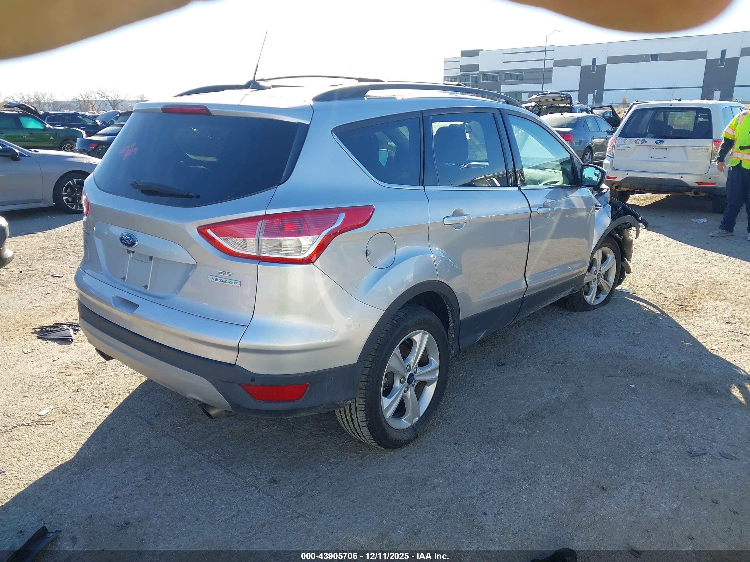 FORD ESCAPE image 4