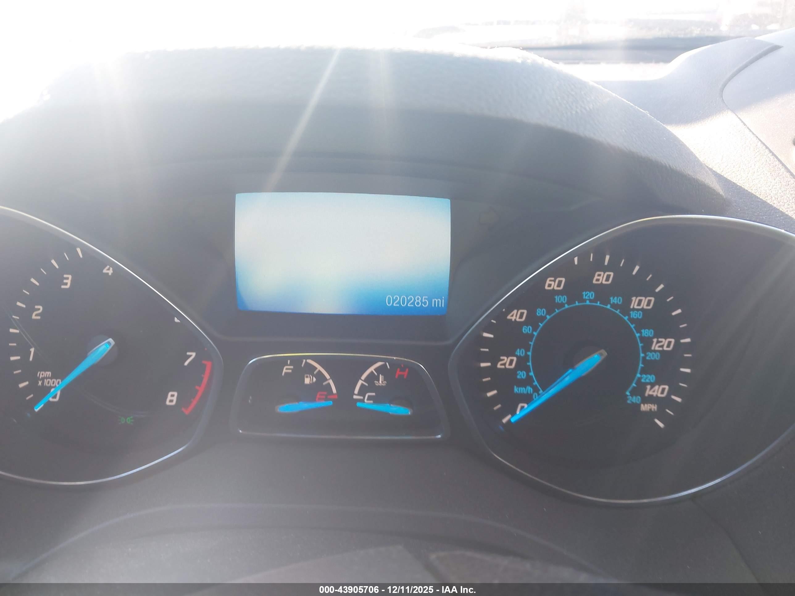 FORD ESCAPE image 7