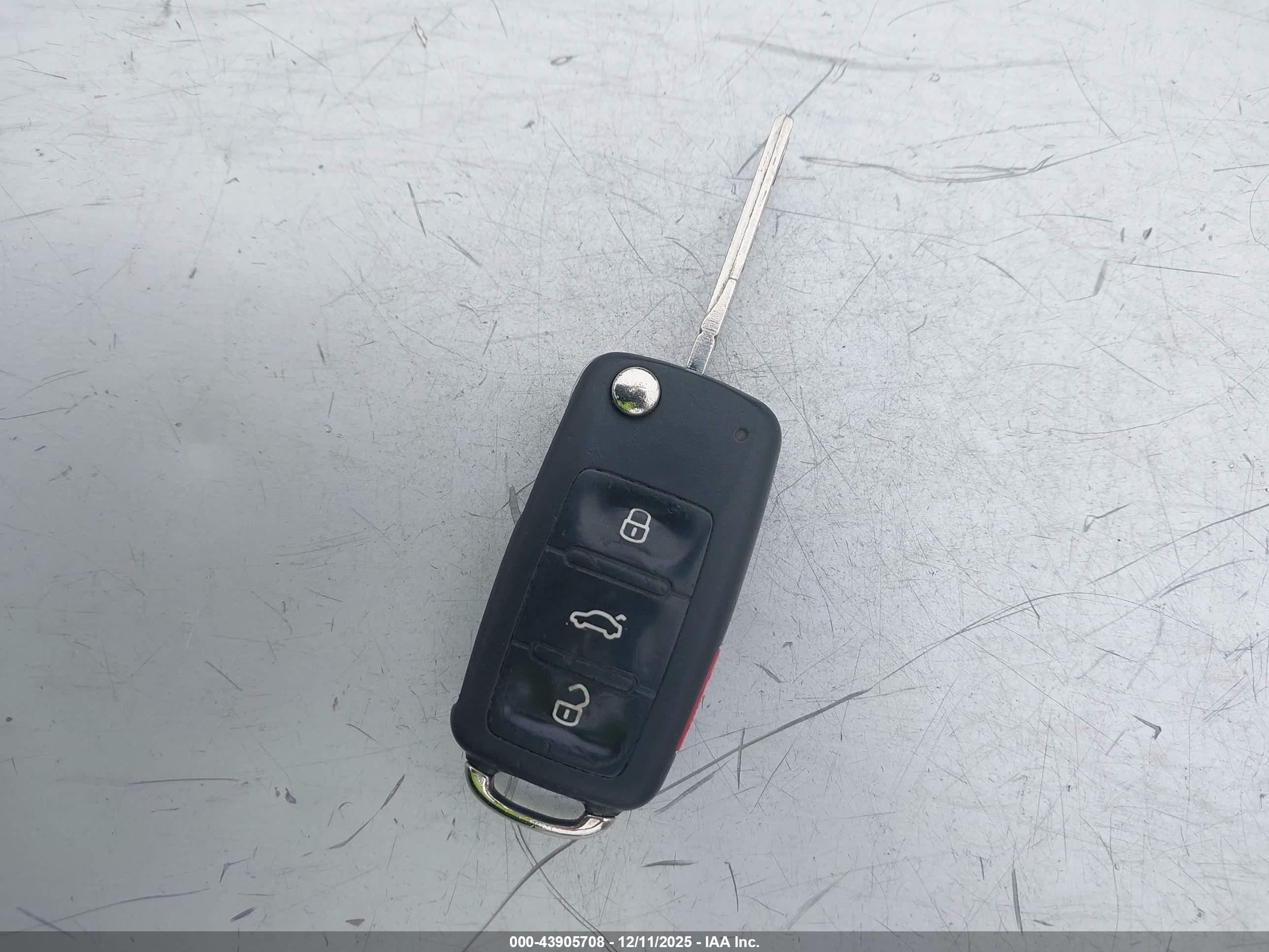 VOLKSWAGEN EOS image 11
