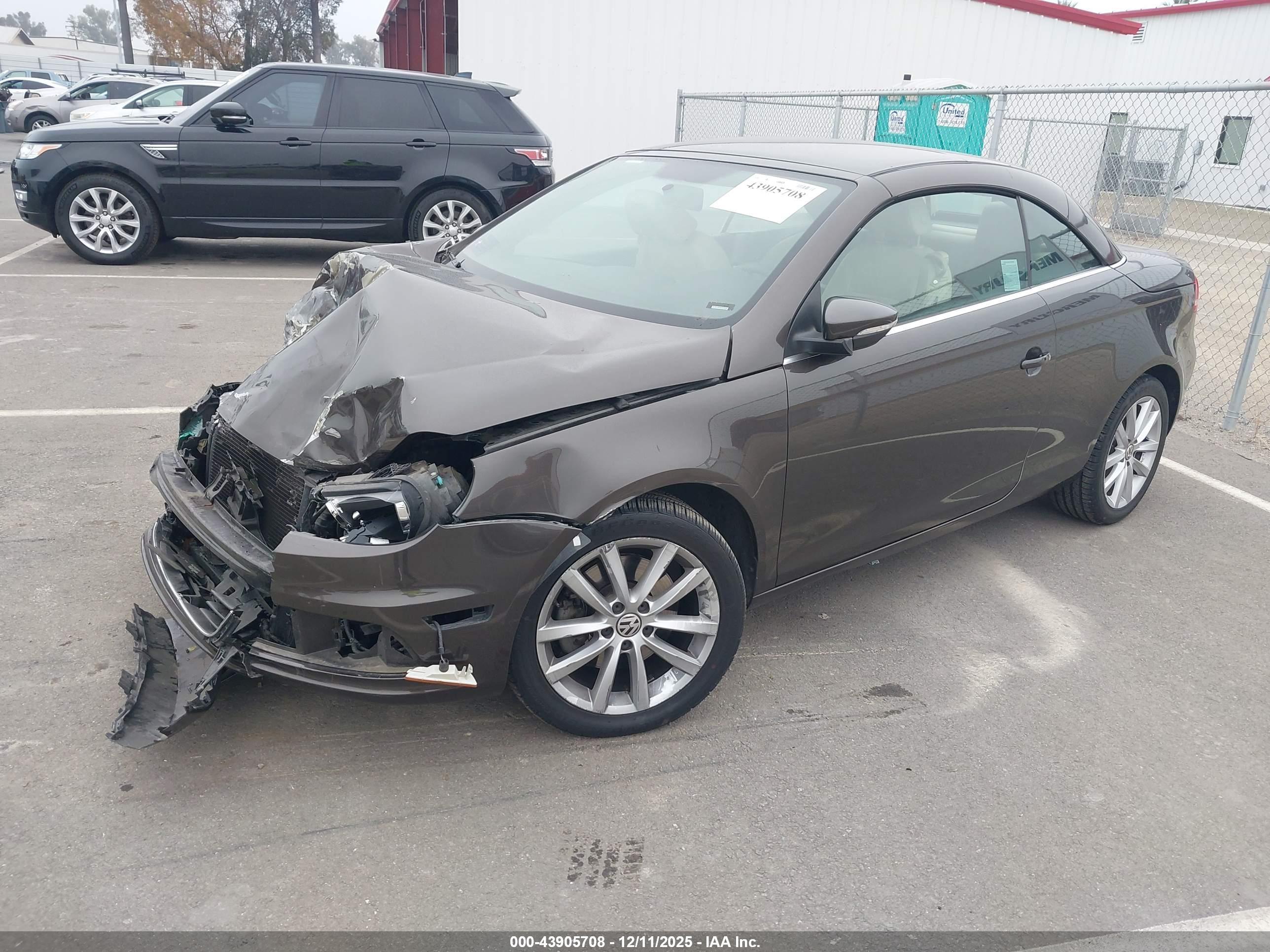 VOLKSWAGEN EOS image 2