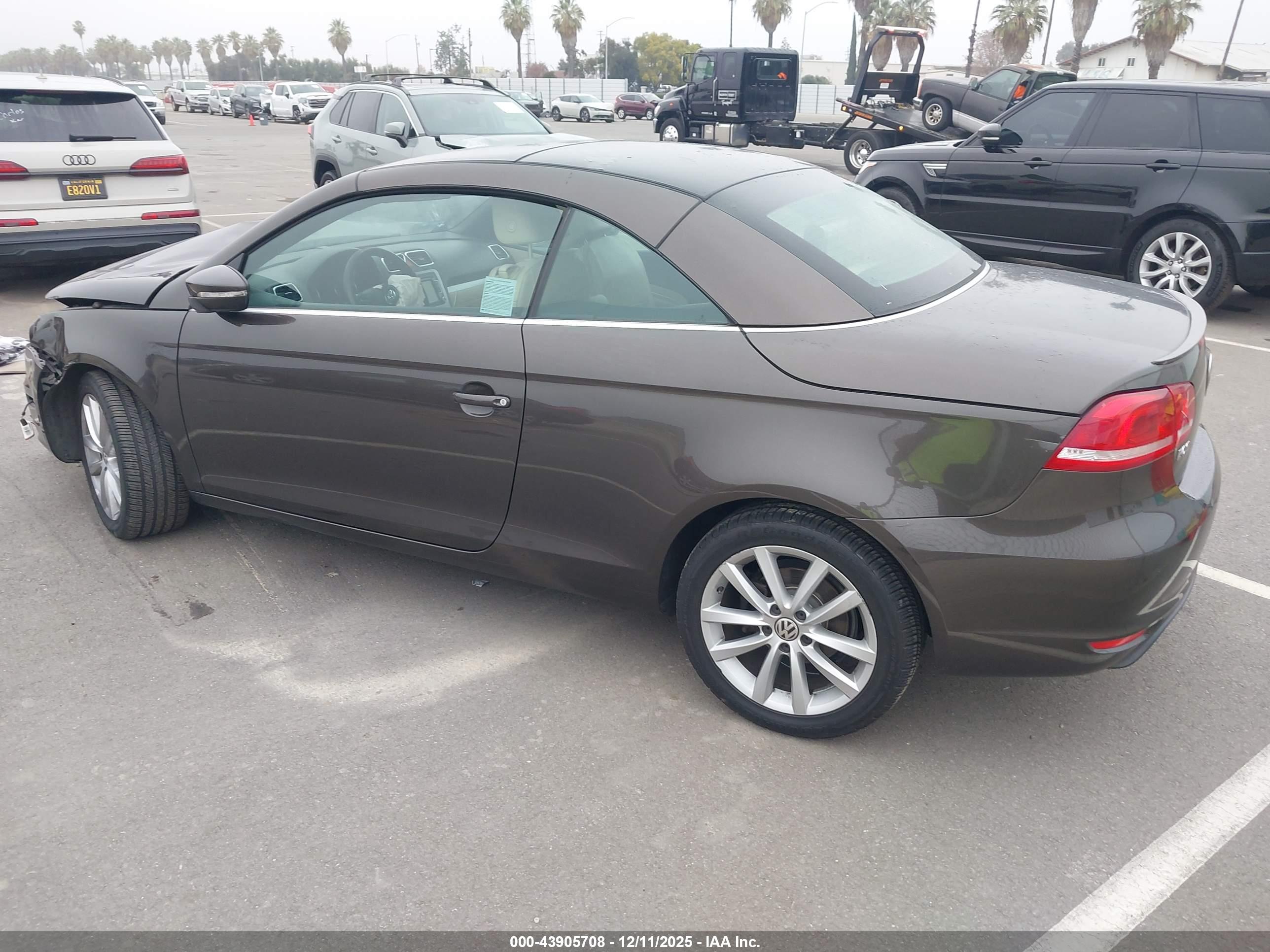 VOLKSWAGEN EOS image 3