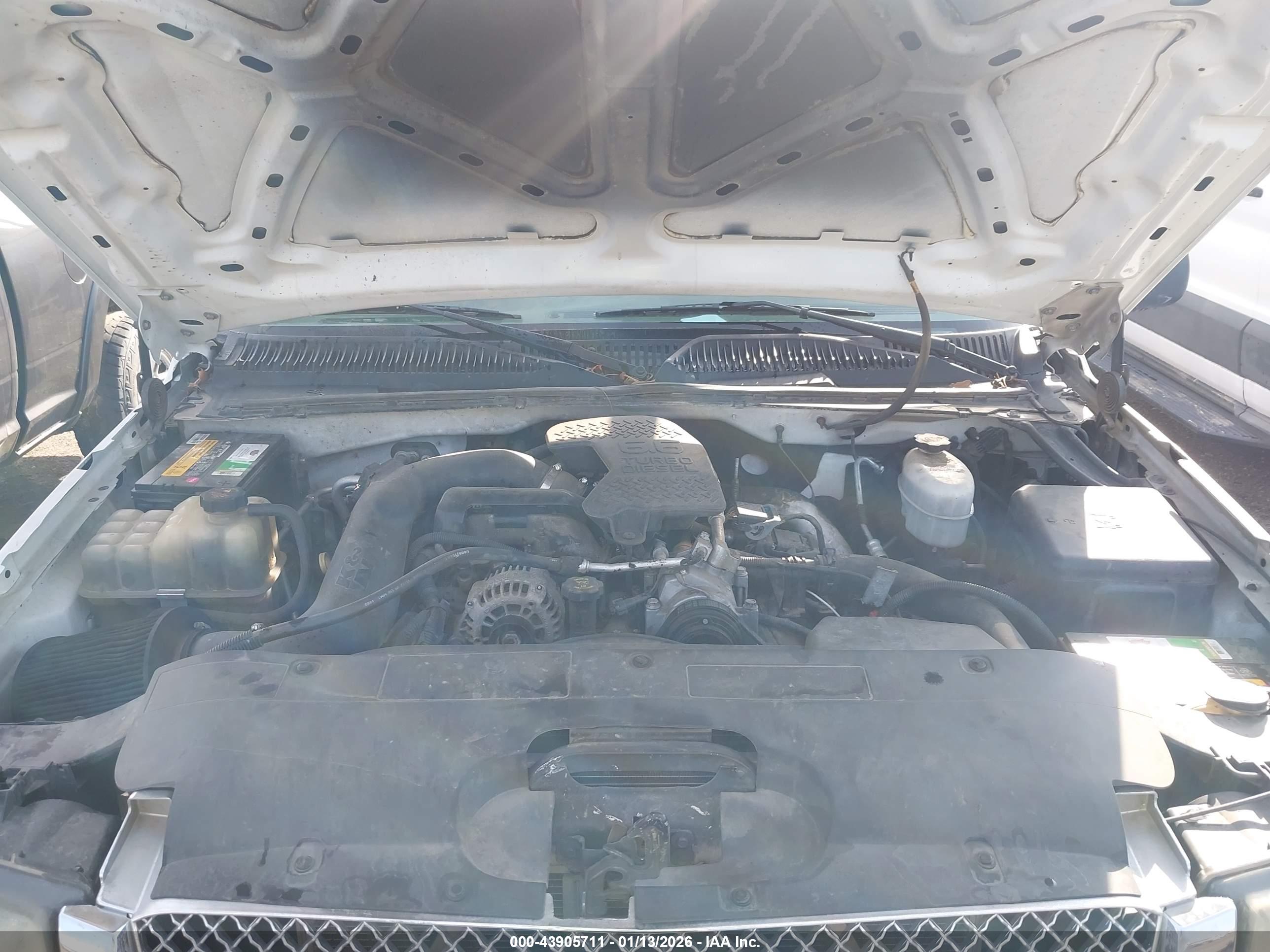 CHEVROLET SILVERADO image 10