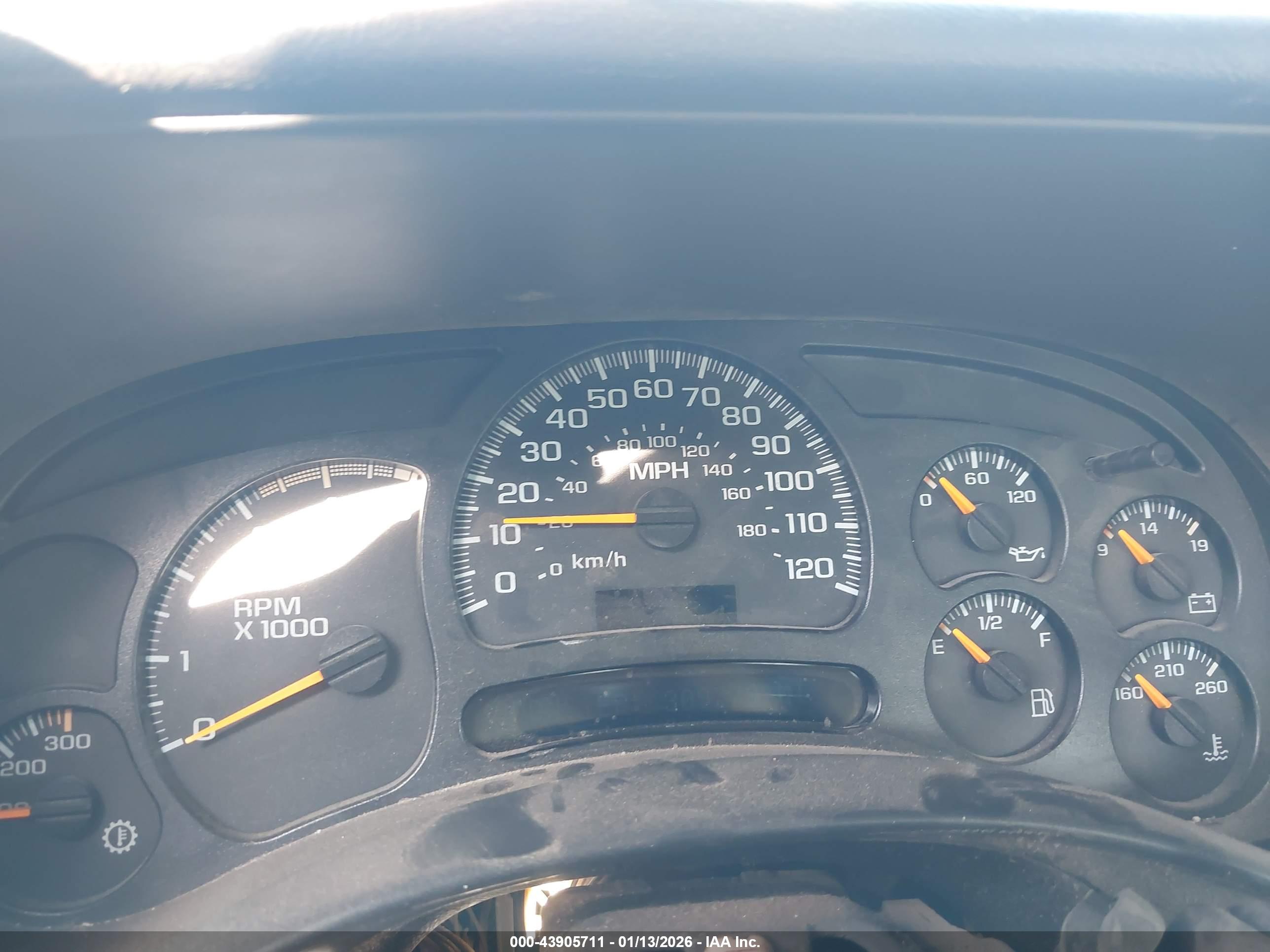 CHEVROLET SILVERADO image 7