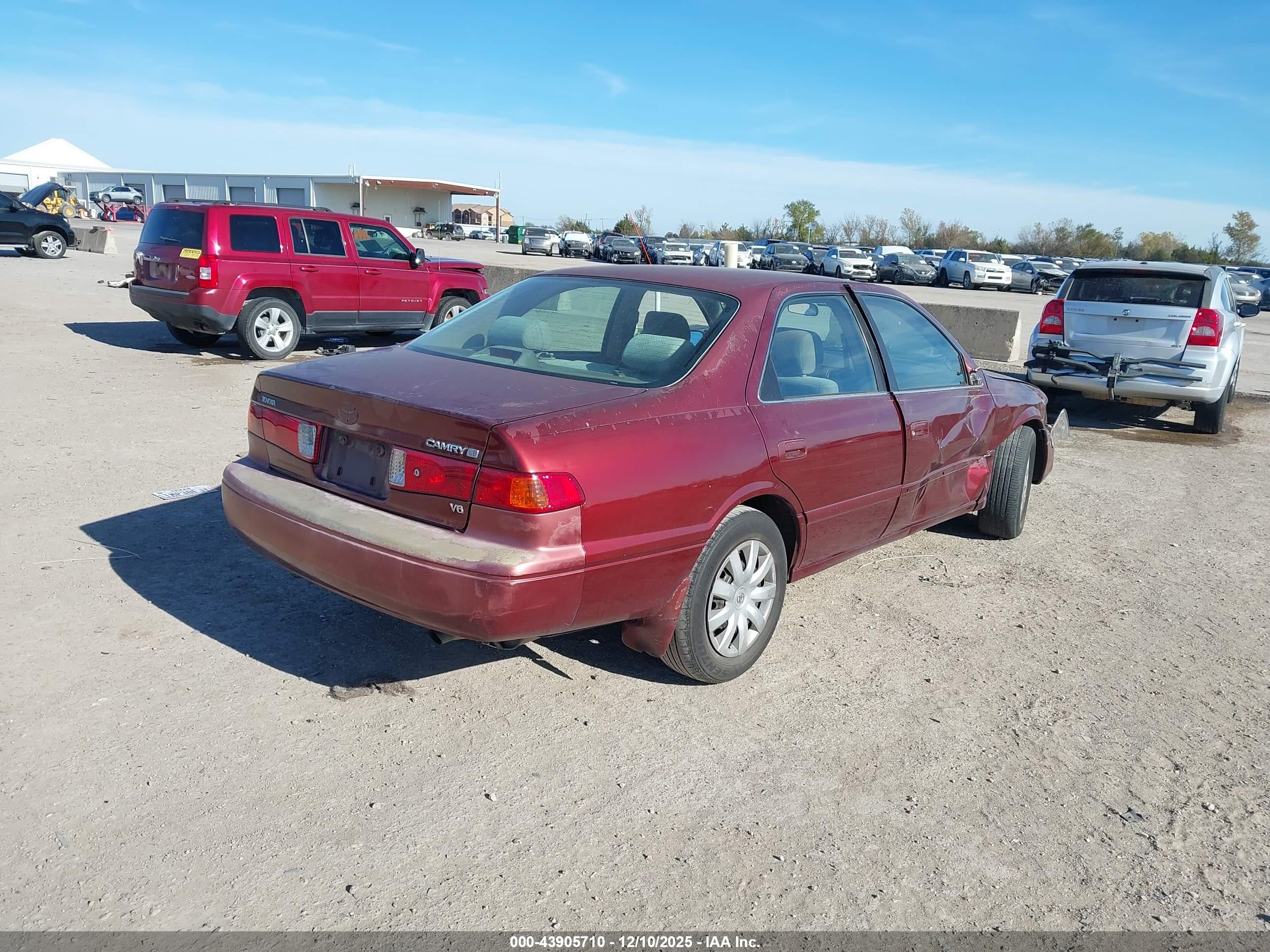 TOYOTA CAMRY image 4