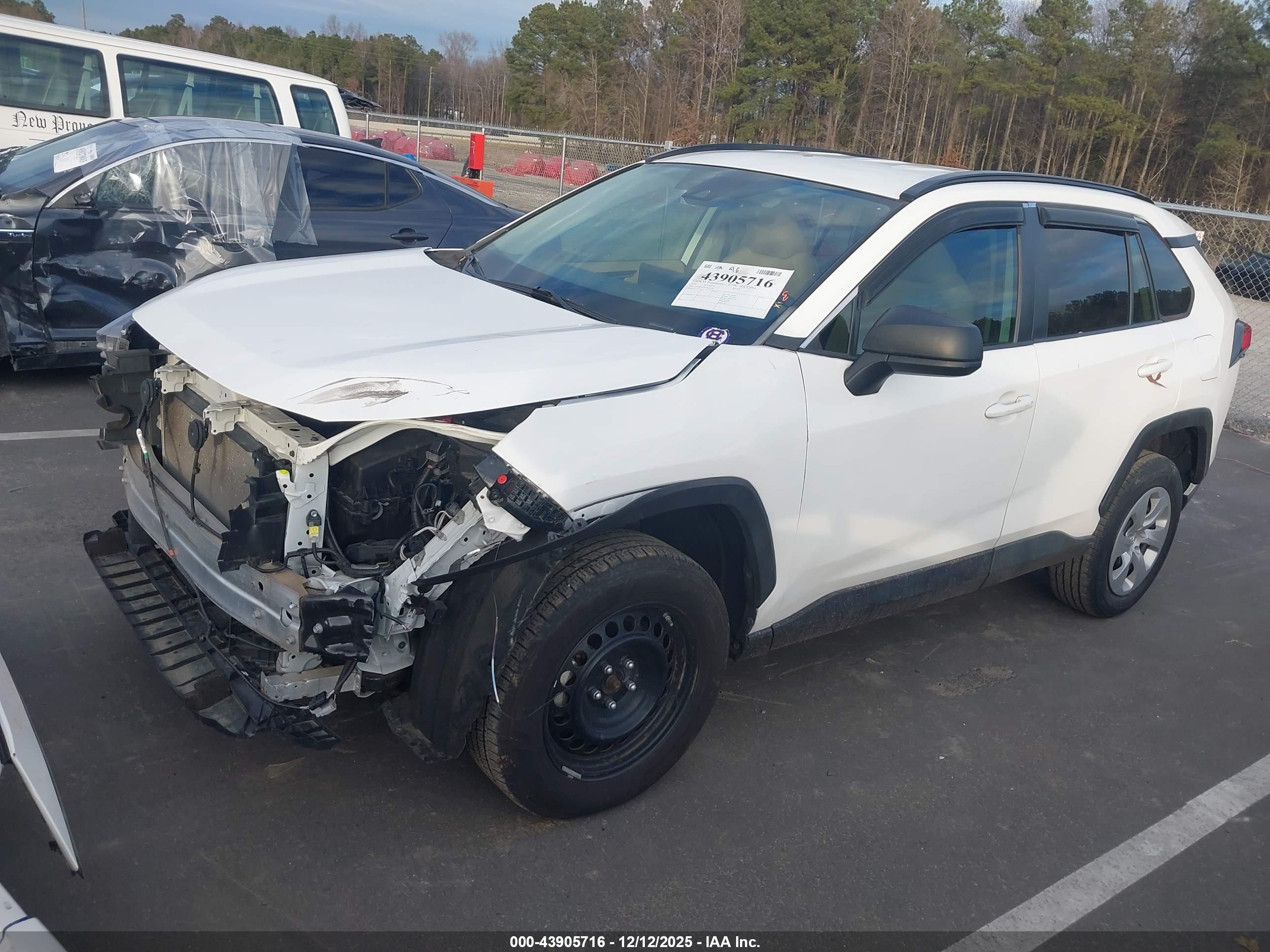 TOYOTA RAV4 image 2