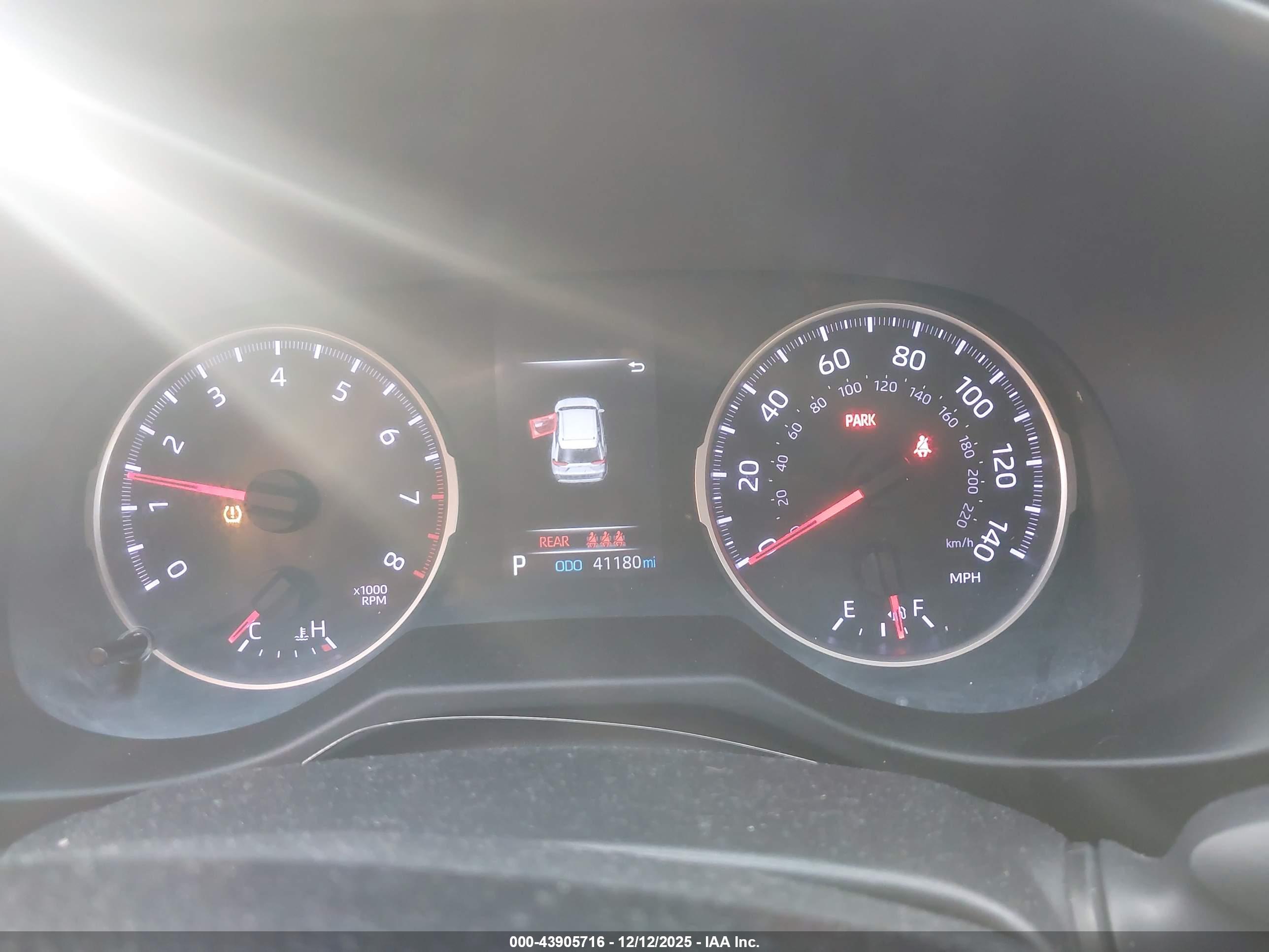 TOYOTA RAV4 image 7