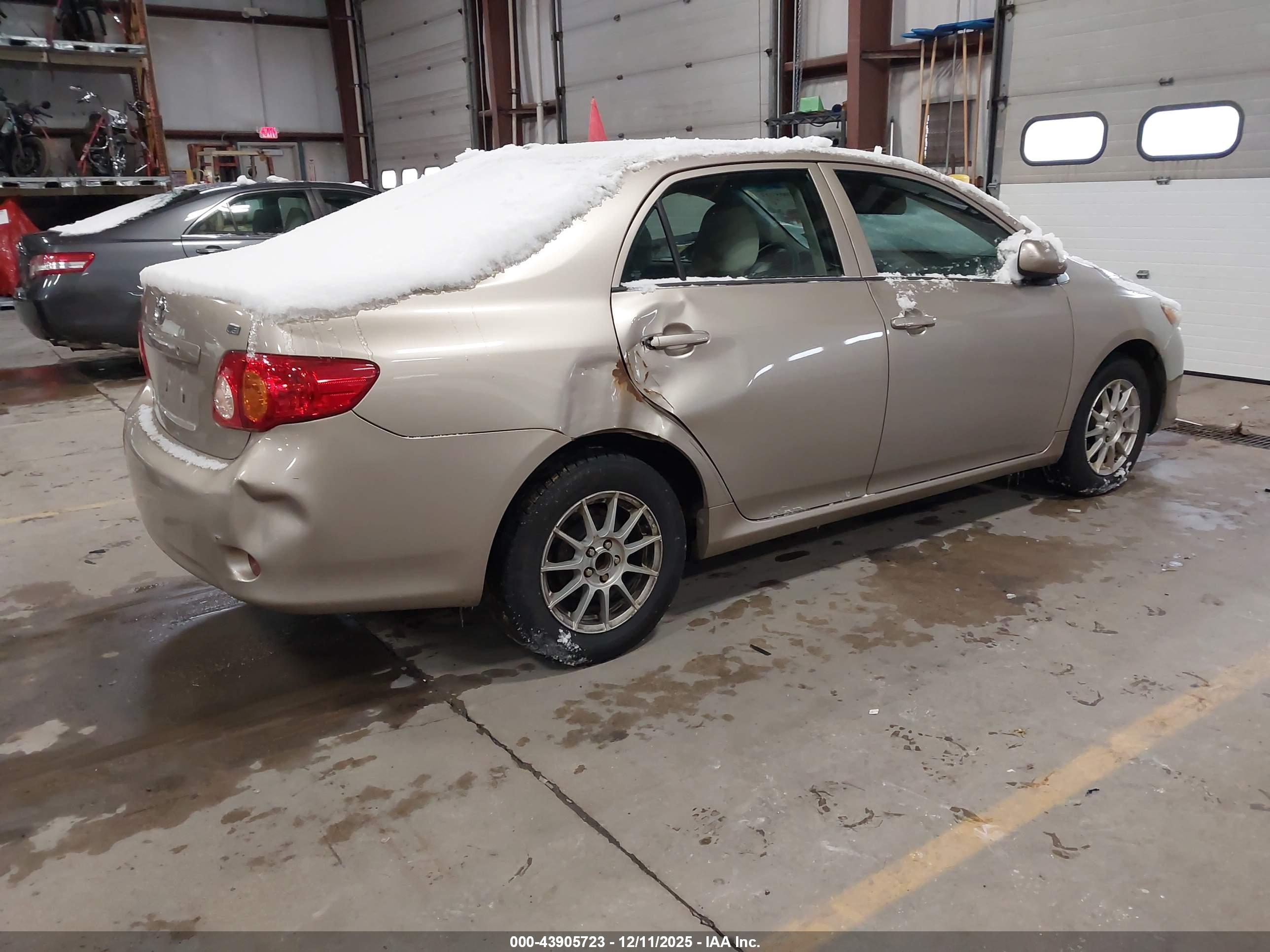 TOYOTA COROLLA image 4