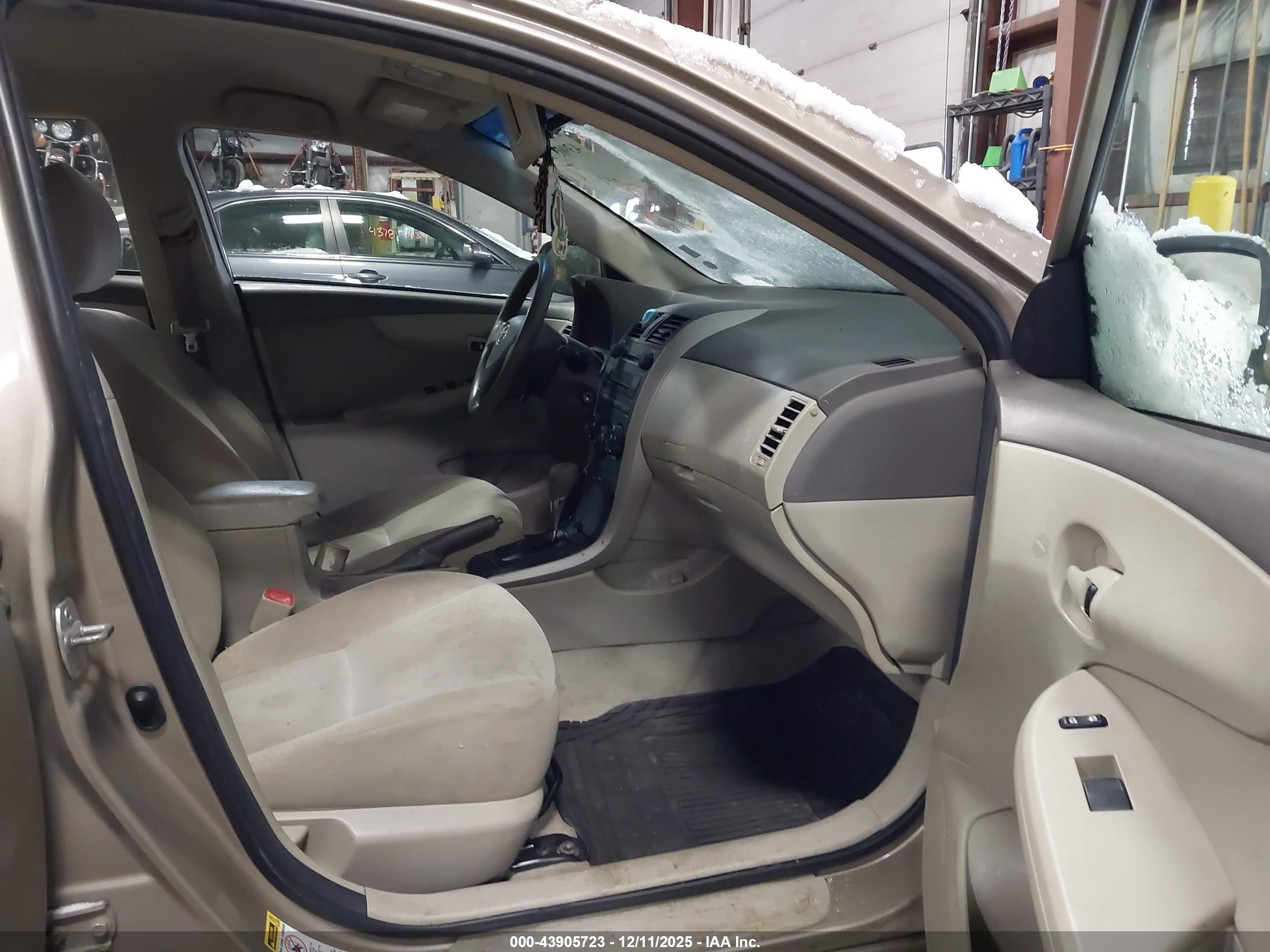TOYOTA COROLLA image 5