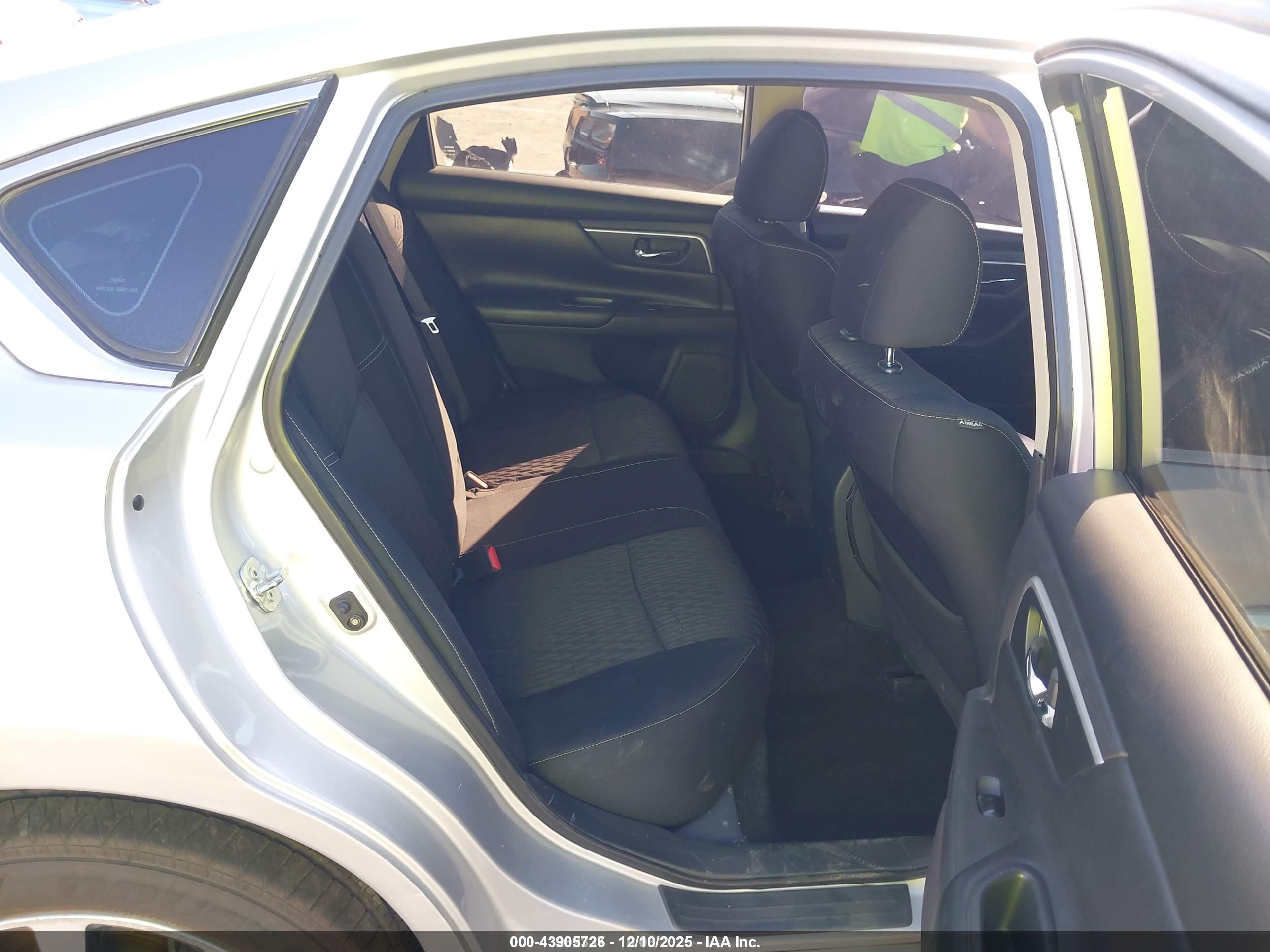NISSAN ALTIMA image 8