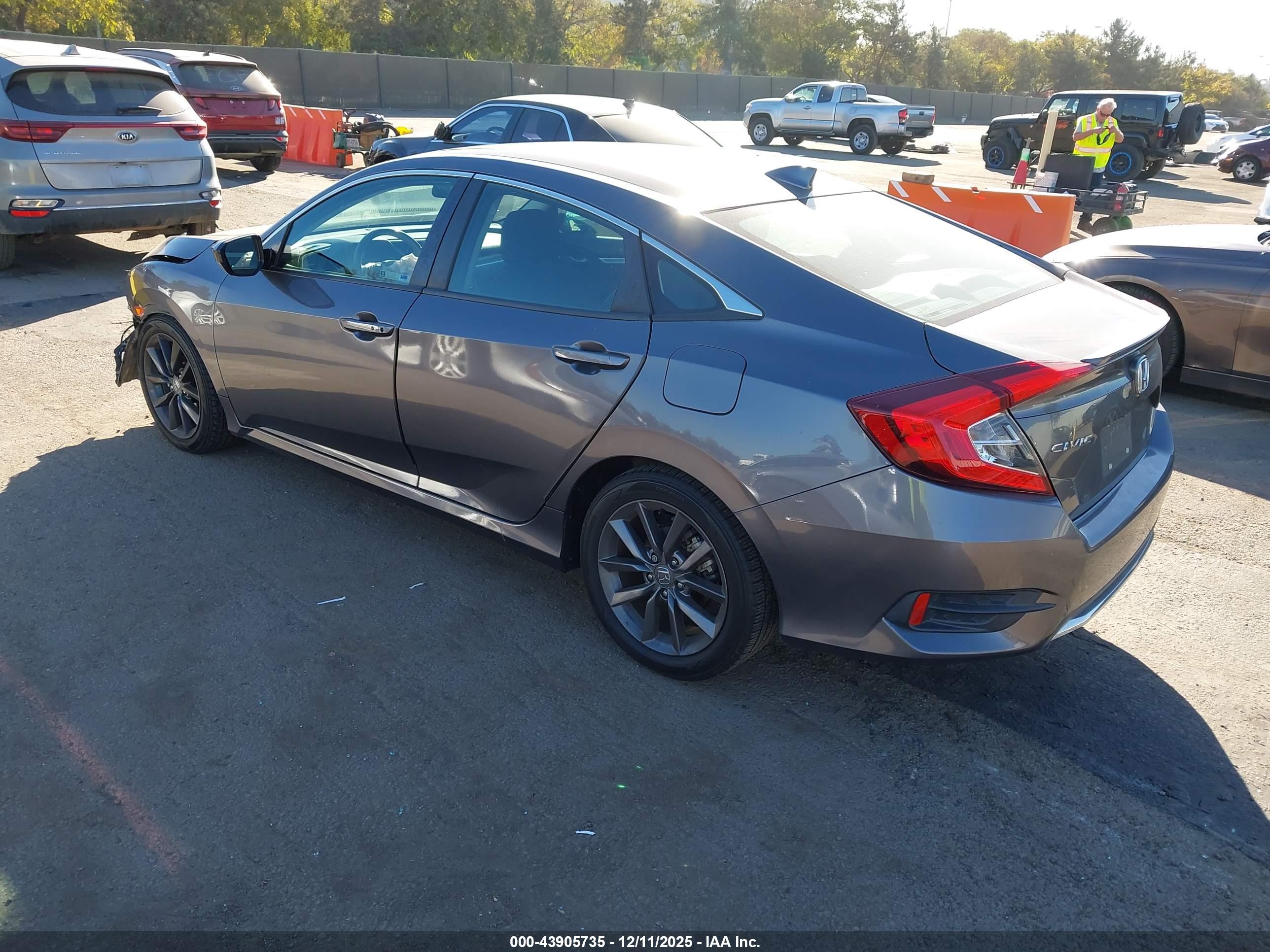 HONDA CIVIC image 3