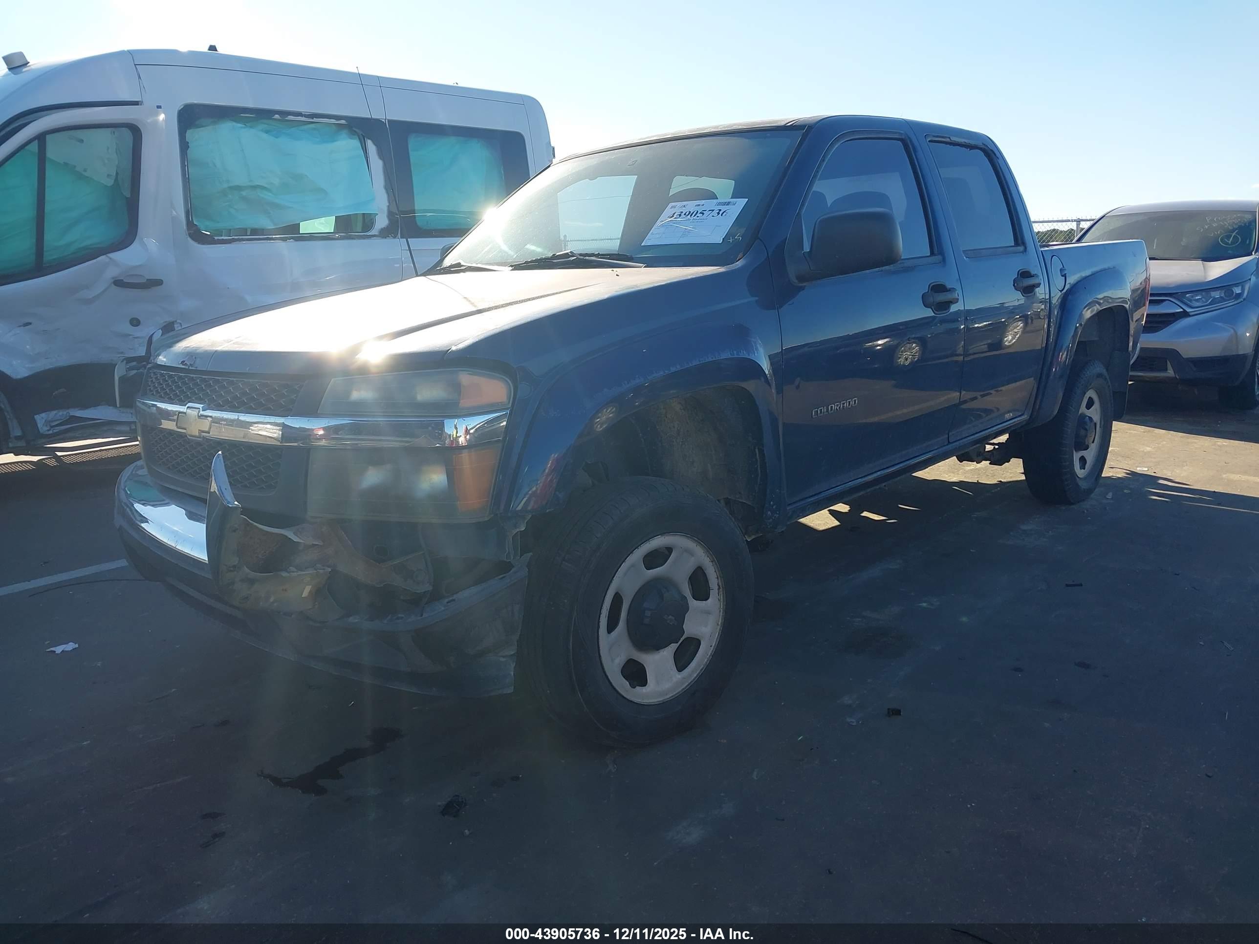 CHEVROLET COLORADO image 2