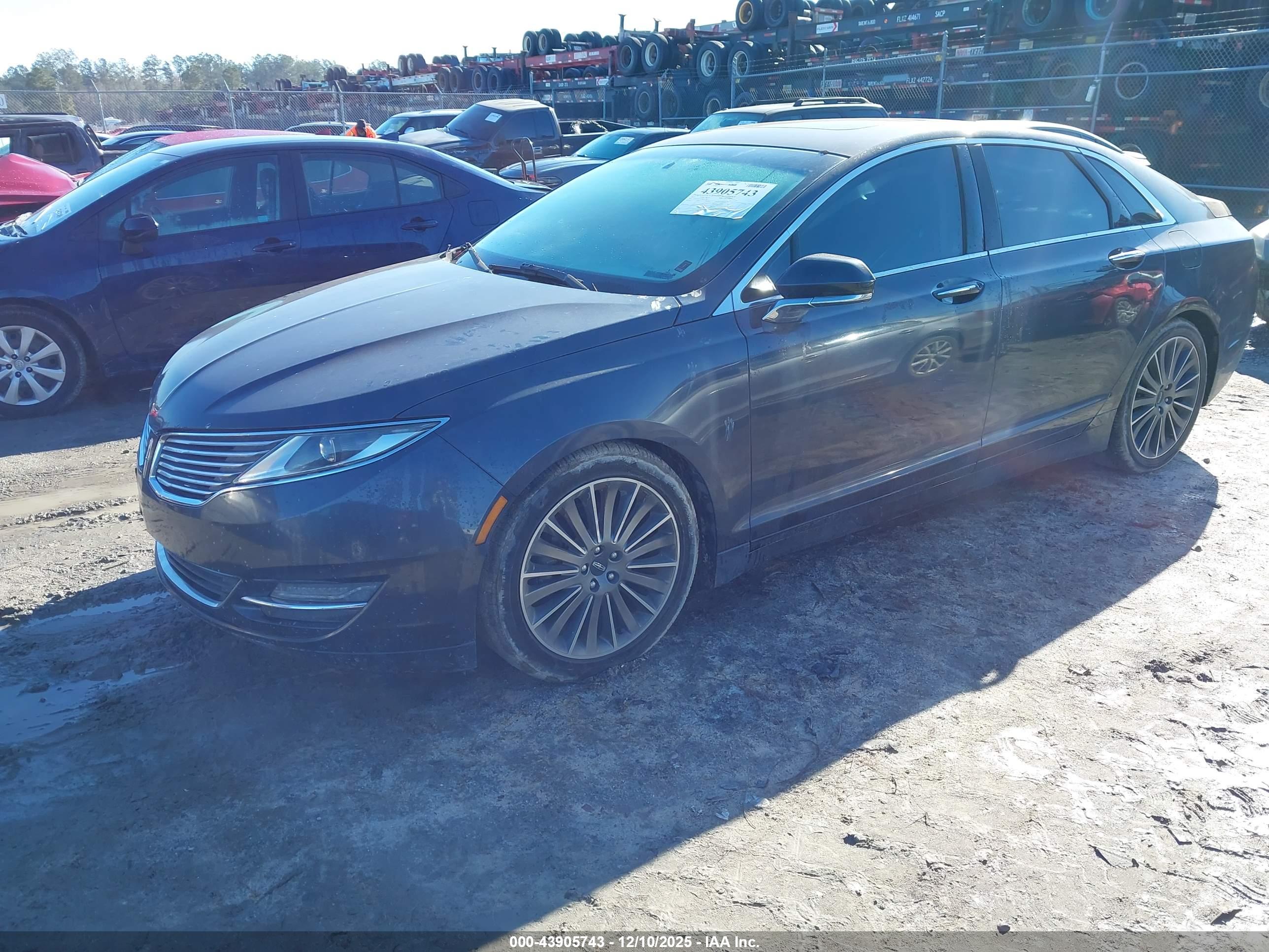 LINCOLN MKZ image 2