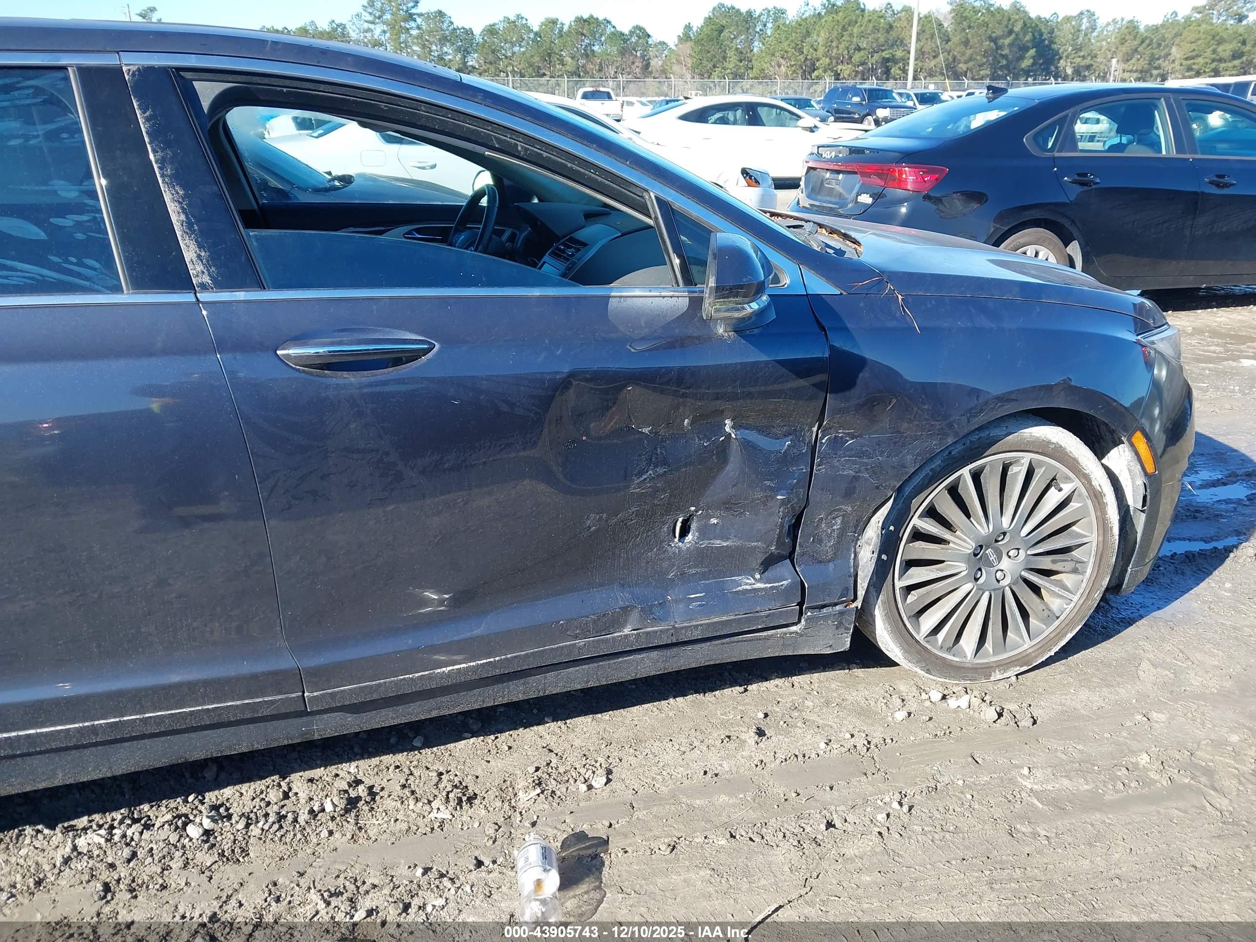 LINCOLN MKZ image 6