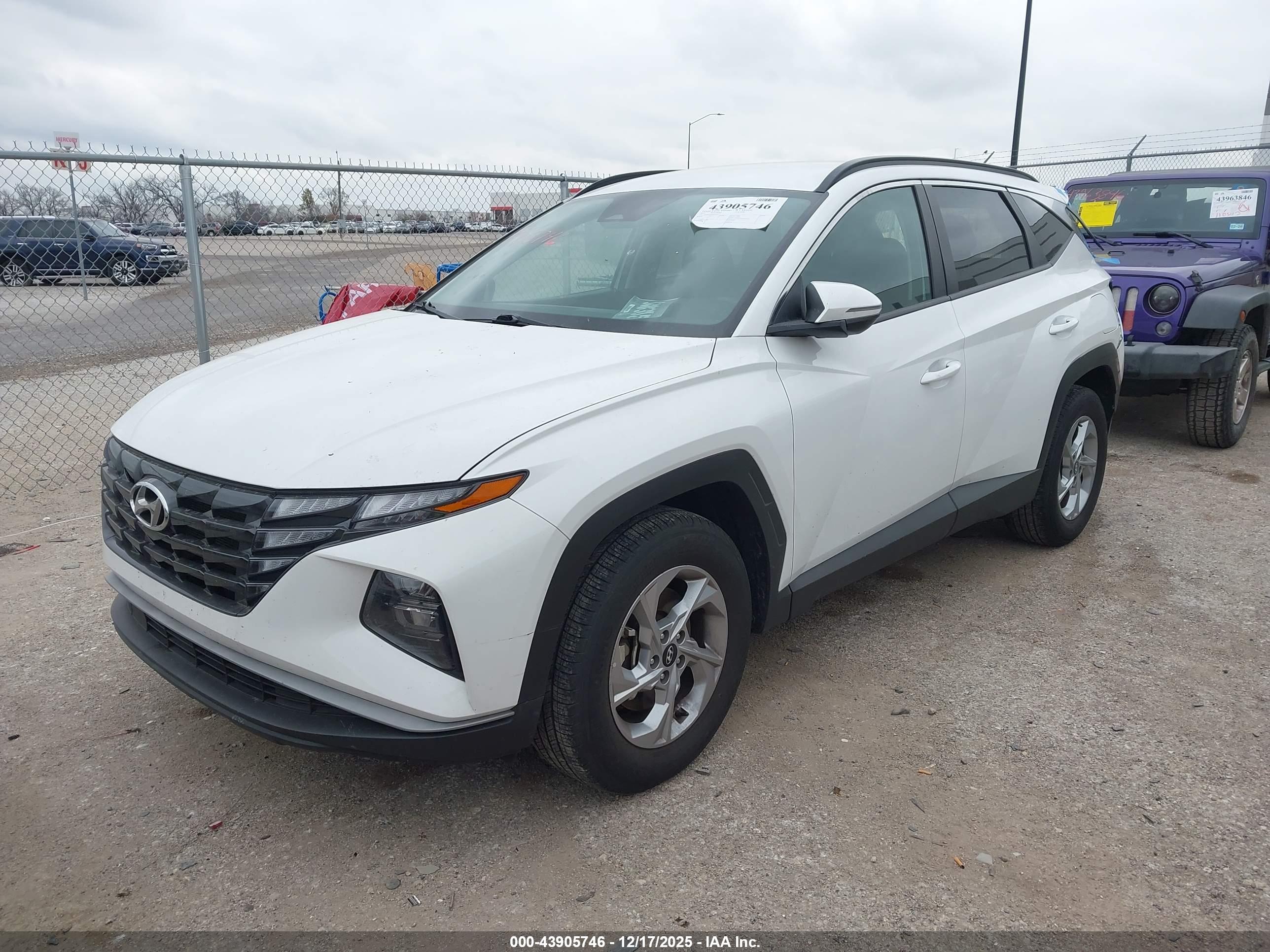 HYUNDAI TUCSON image 2