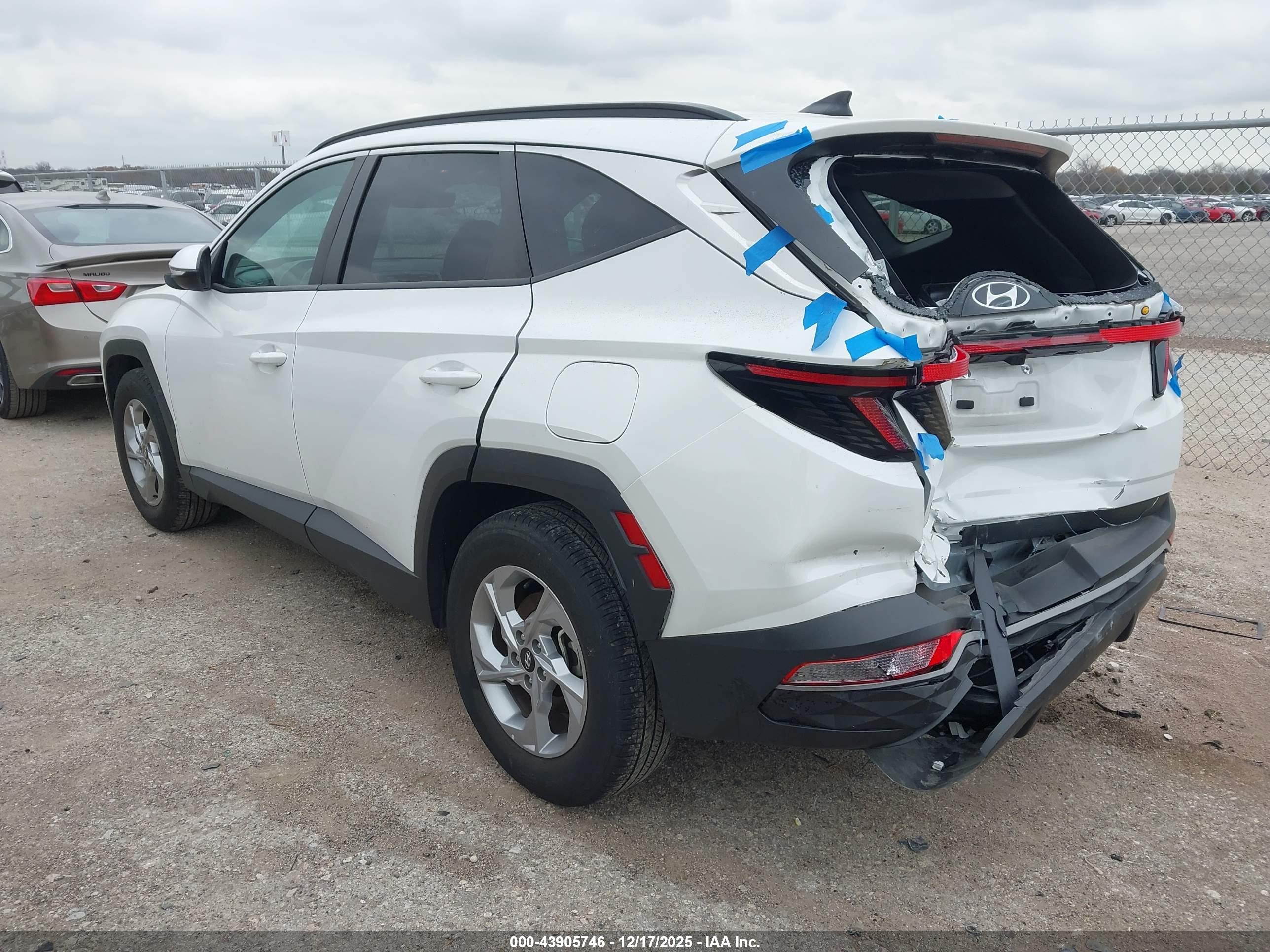 HYUNDAI TUCSON image 3