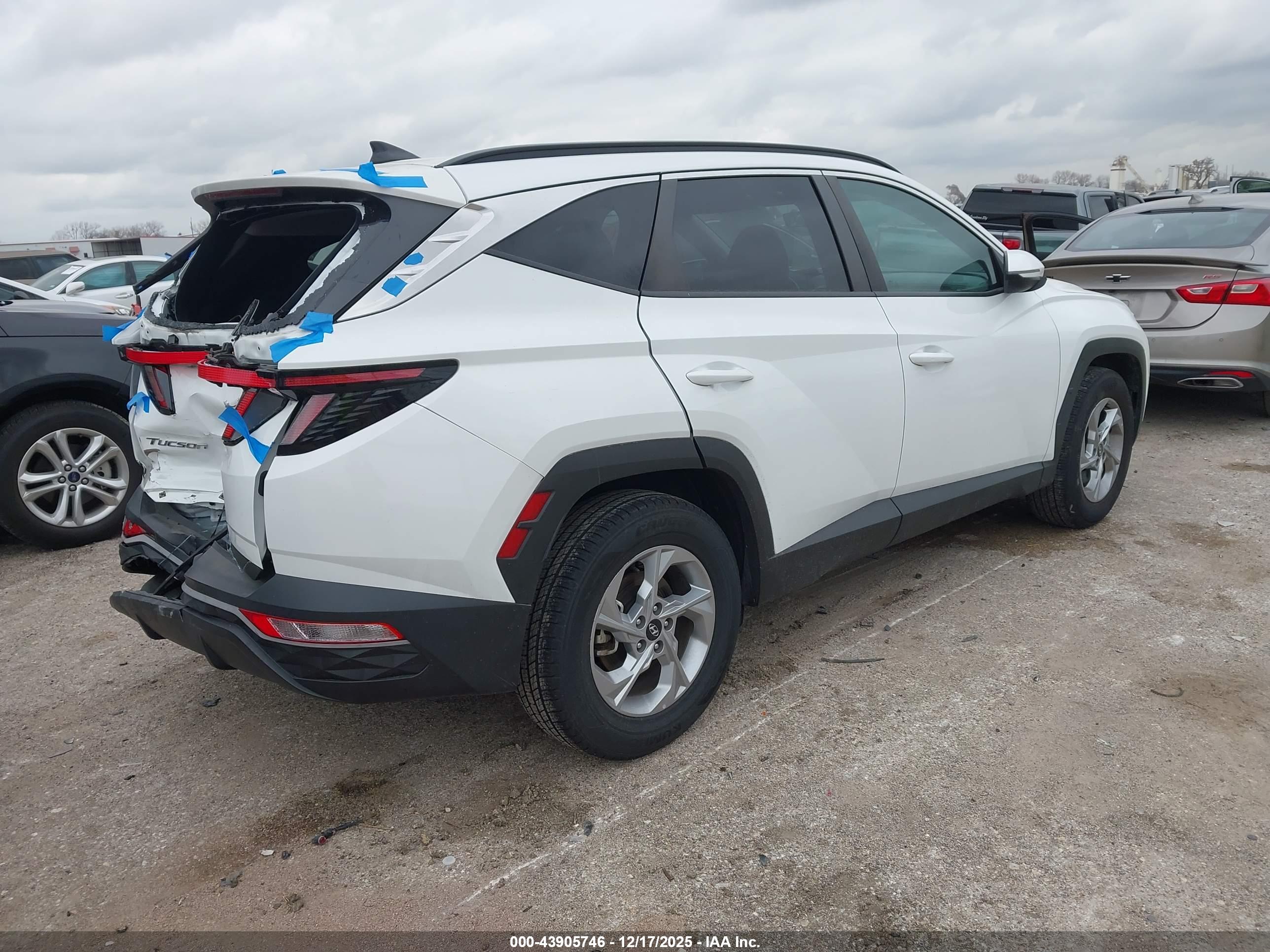 HYUNDAI TUCSON image 4