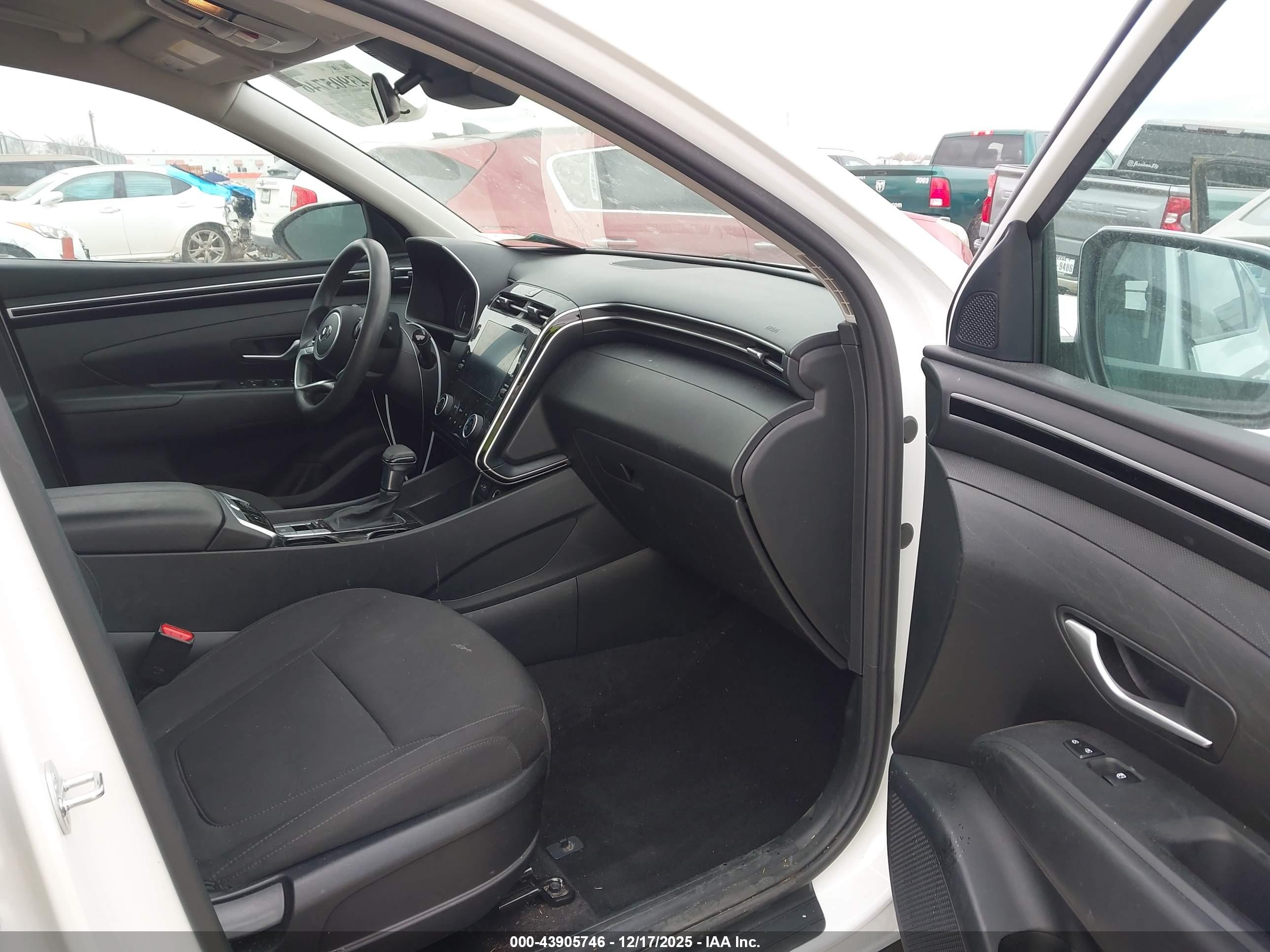 HYUNDAI TUCSON image 5