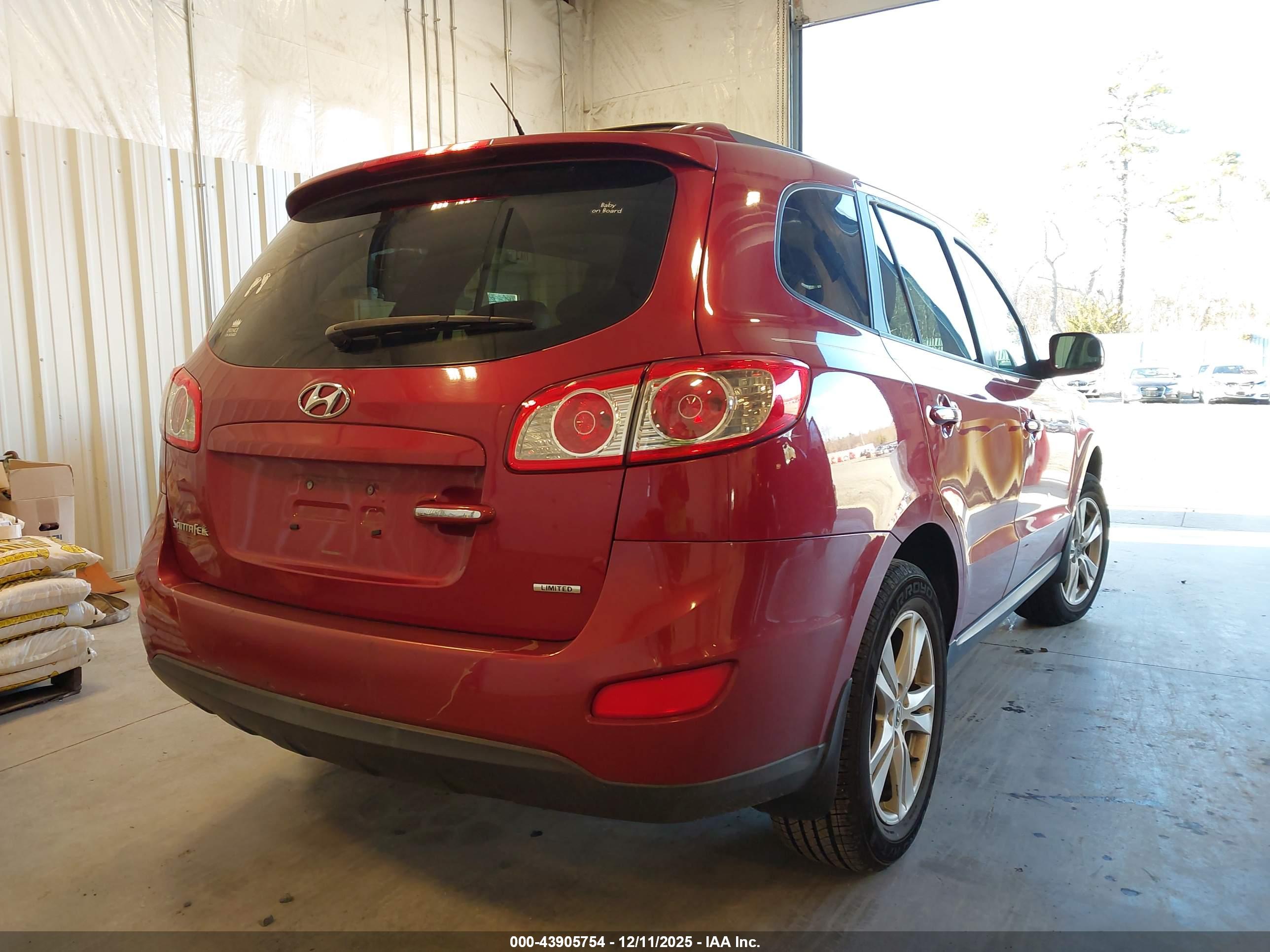 HYUNDAI SANTA image 4