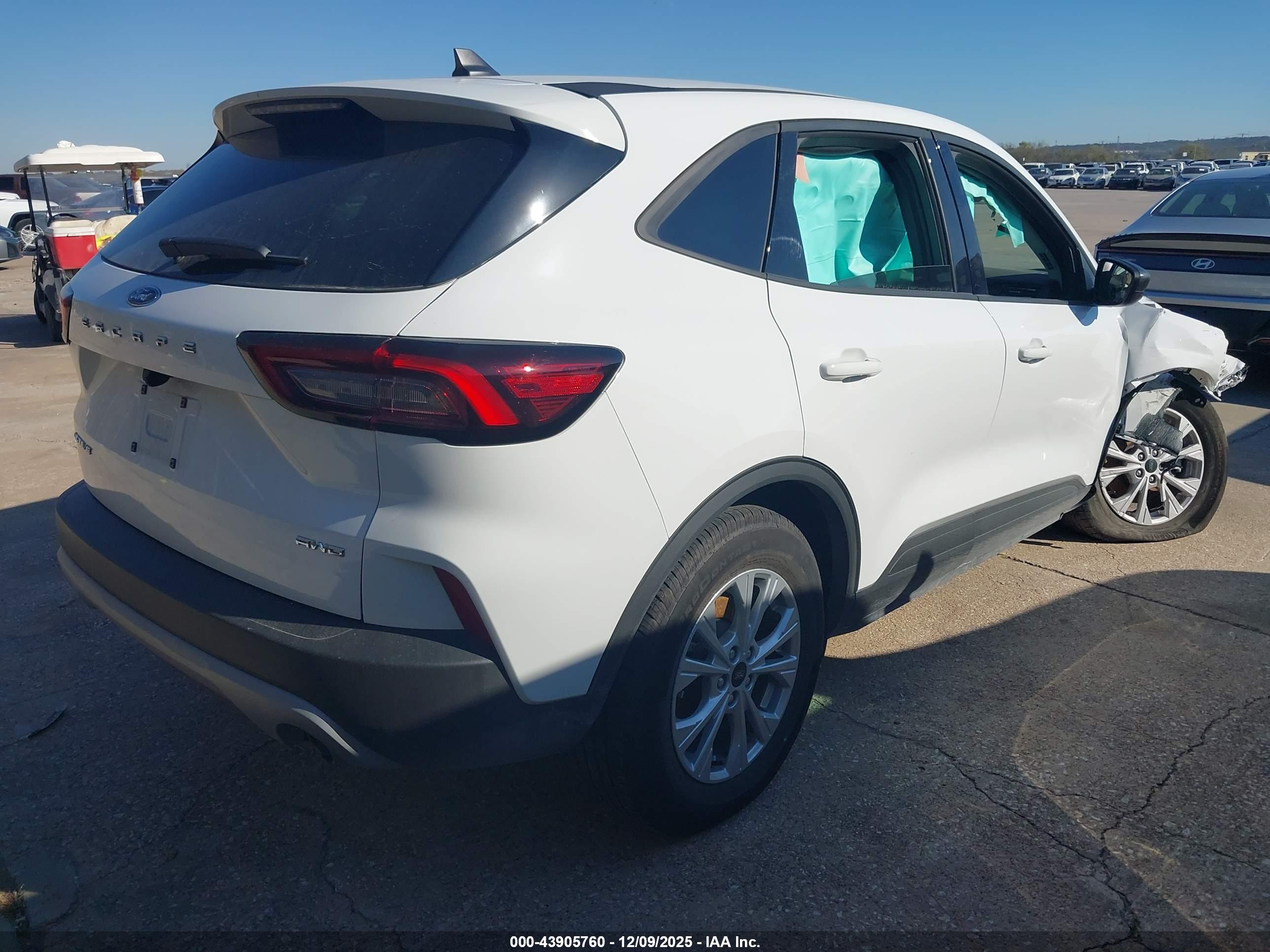 FORD ESCAPE image 4