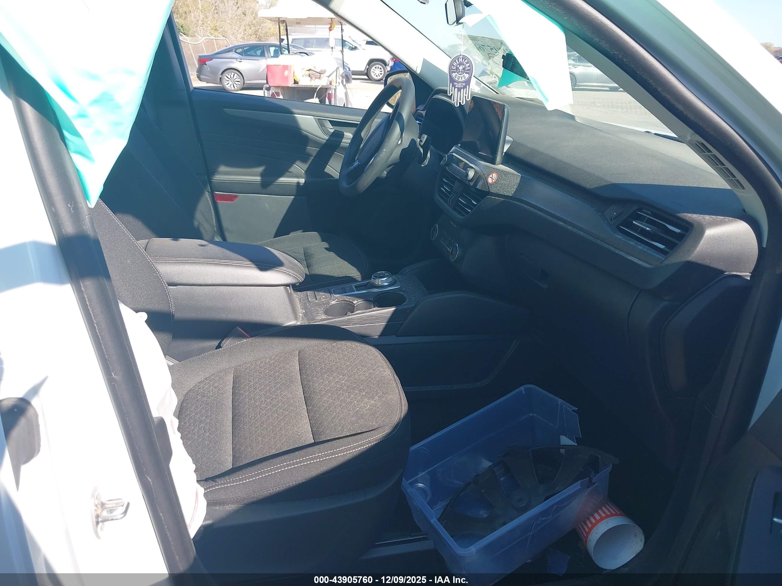 FORD ESCAPE image 5