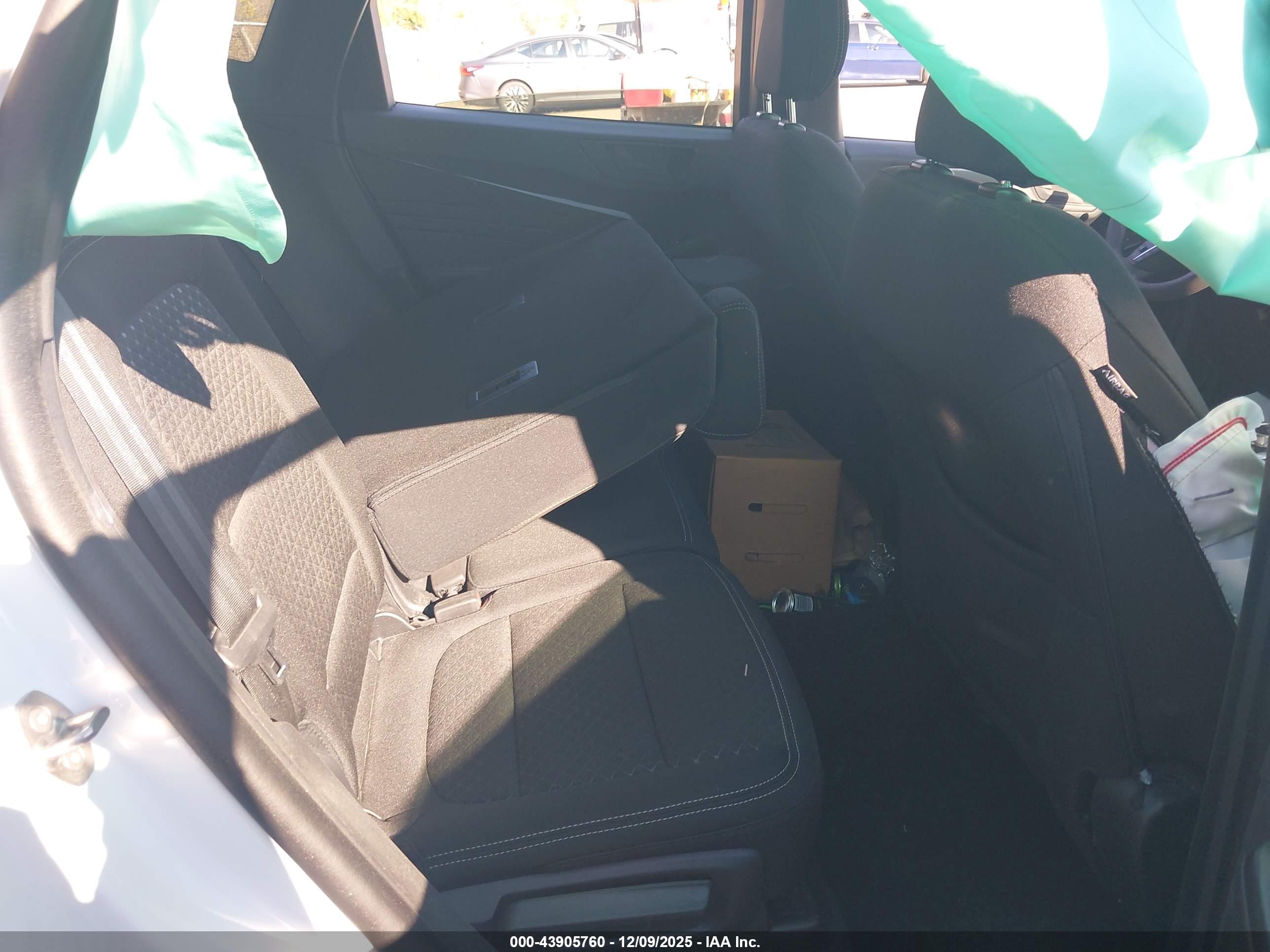 FORD ESCAPE image 8