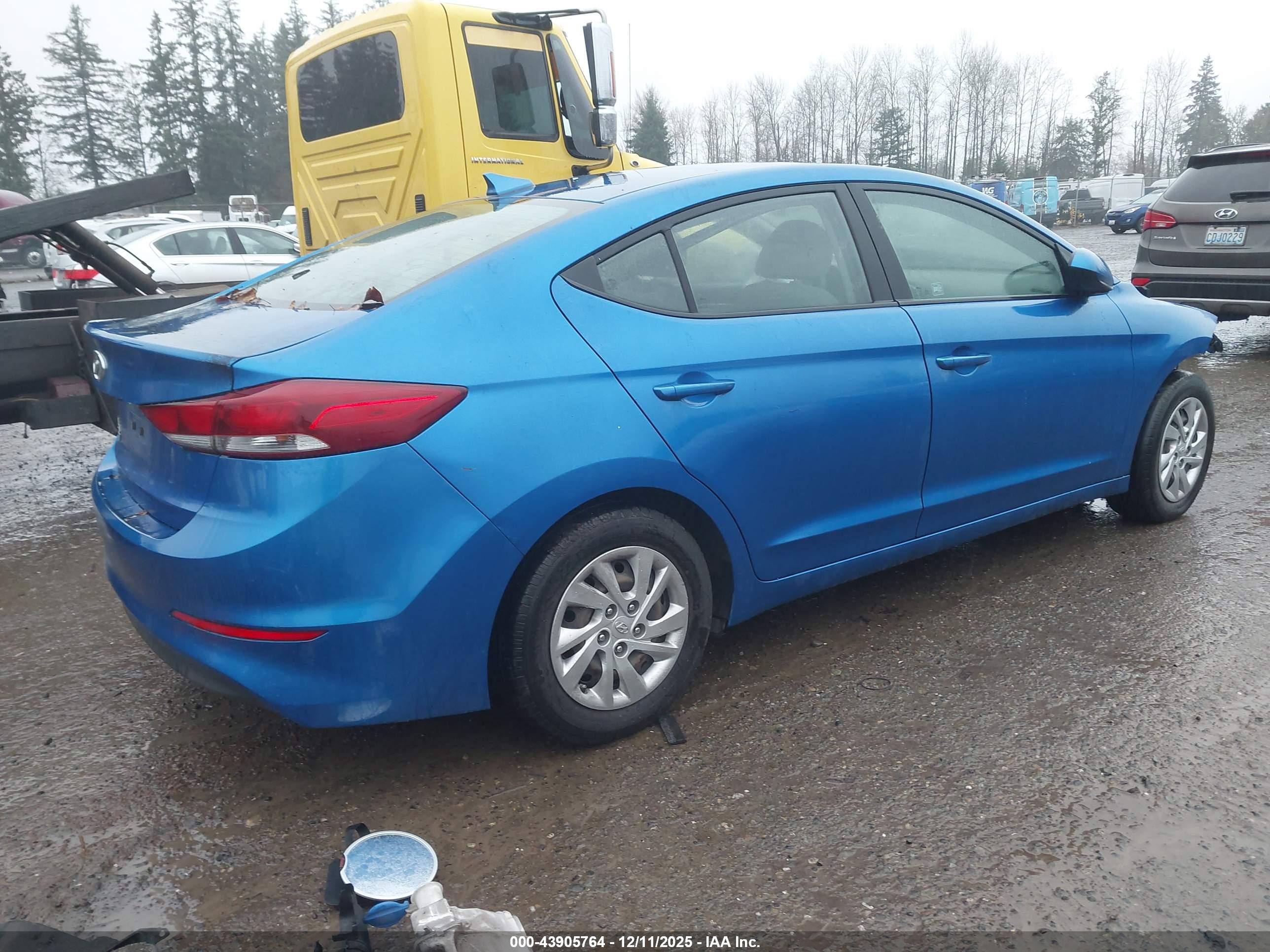 HYUNDAI ELANTRA image 4