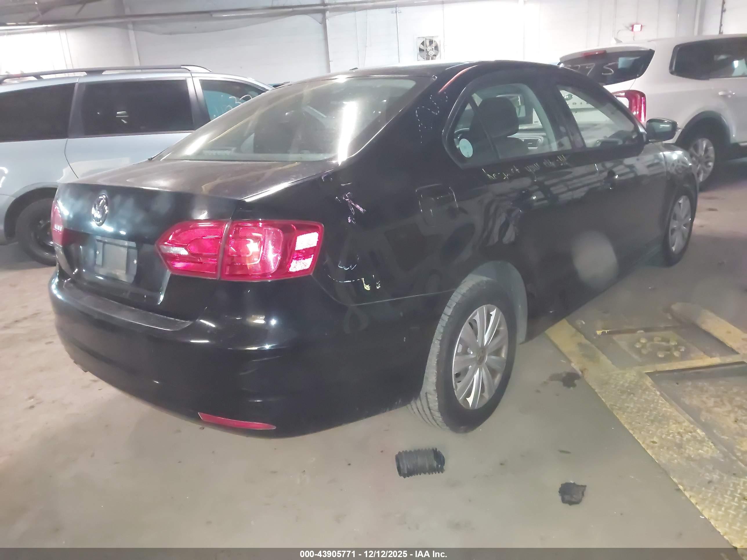 VOLKSWAGEN JETTA image 4