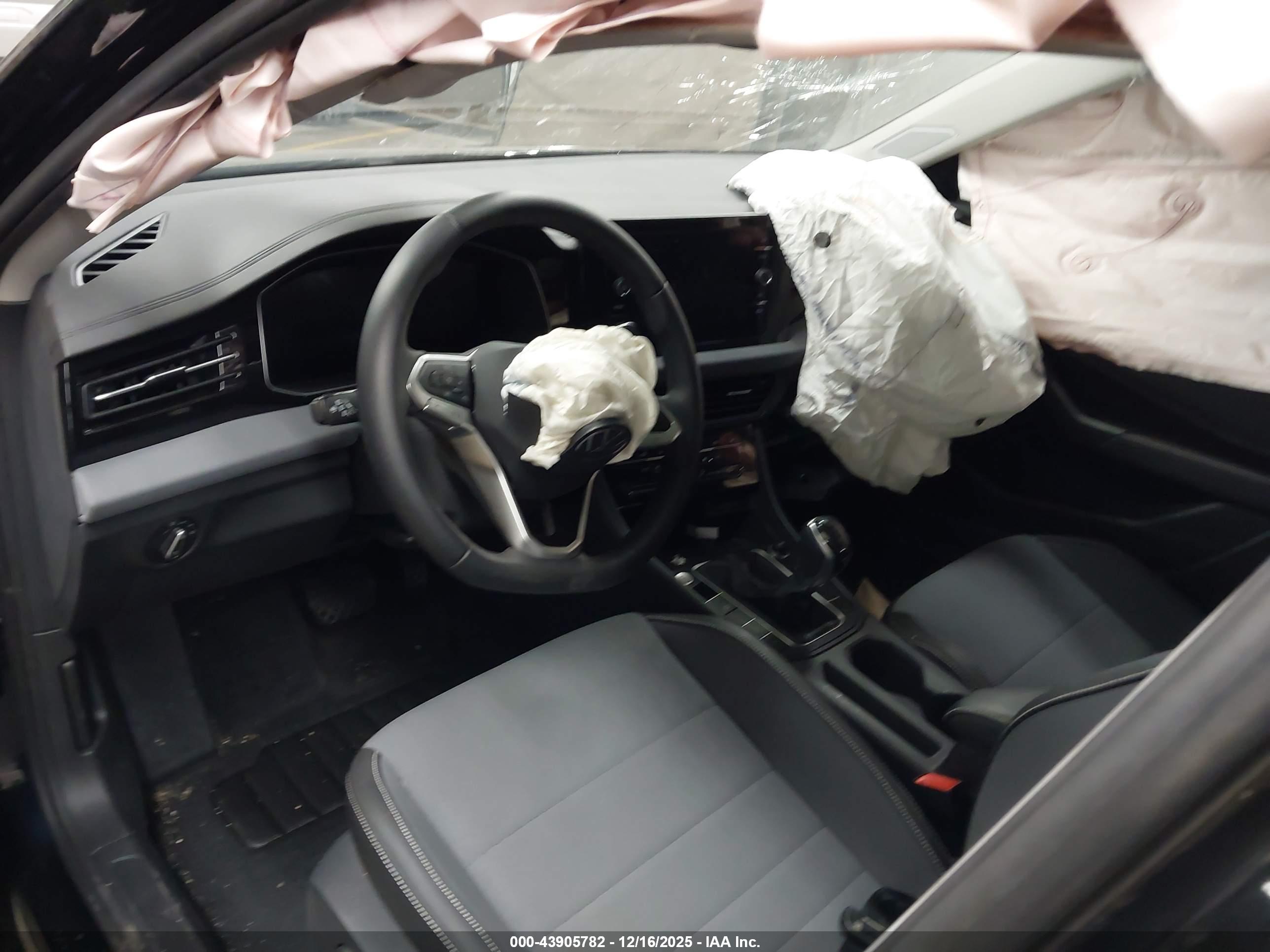 VOLKSWAGEN JETTA image 5